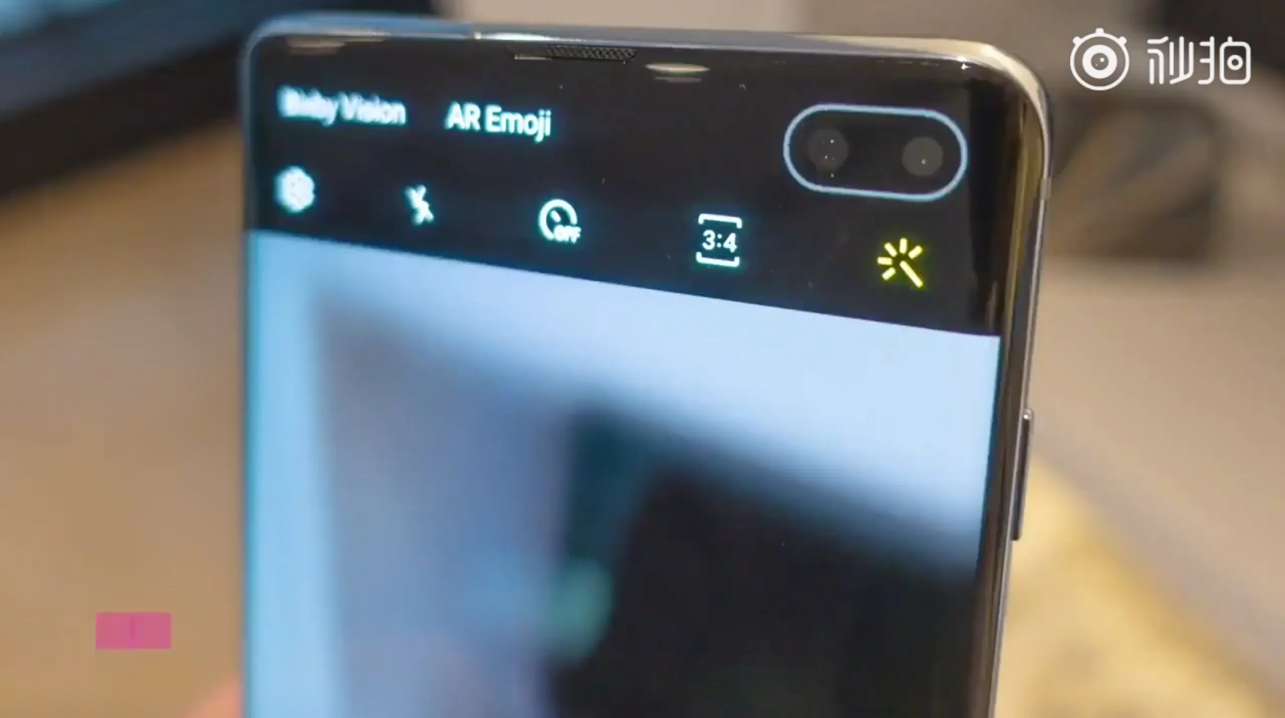 Video trên tay Galaxy S10 và S10+ trước ngày ra mắt, 3 camera sau, cảm biến vân tay trong màn hình, sạc ngược không dây,