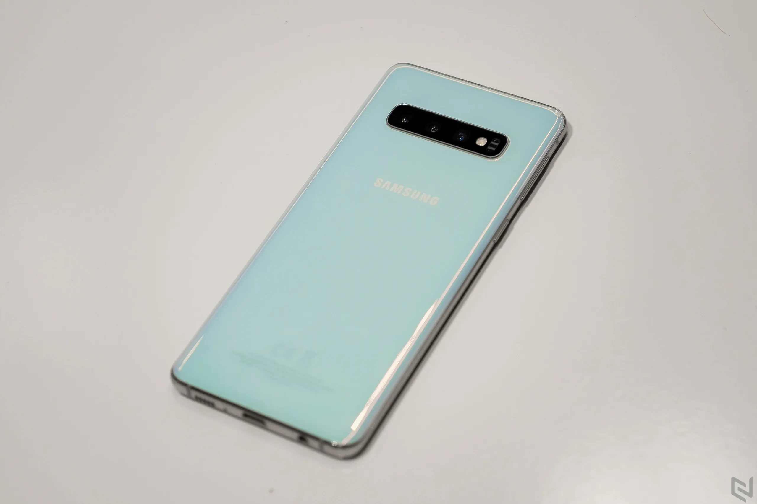 Trên tay bộ đôi Galaxy S10 và Galaxy S10+ tại Việt Nam trong ngày đầu ra mắt