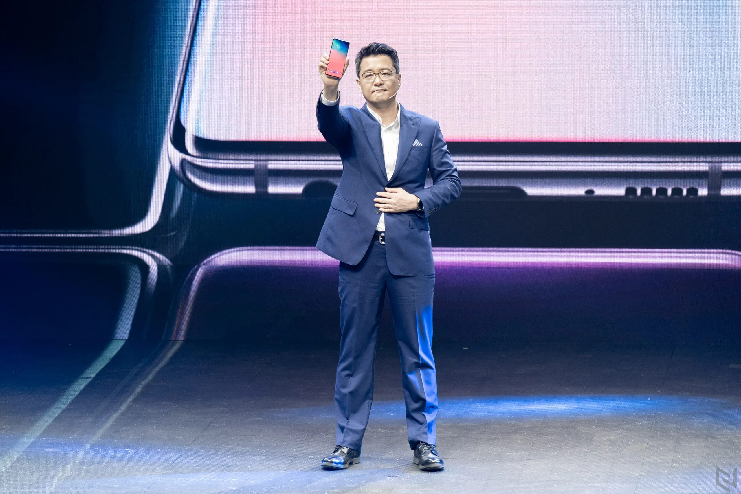 FPT Shop tặng bộ quà 6 triệu đồng cho khách đặt trước Galaxy S10 | S10+ kèm nhiều khuyến mãi khác