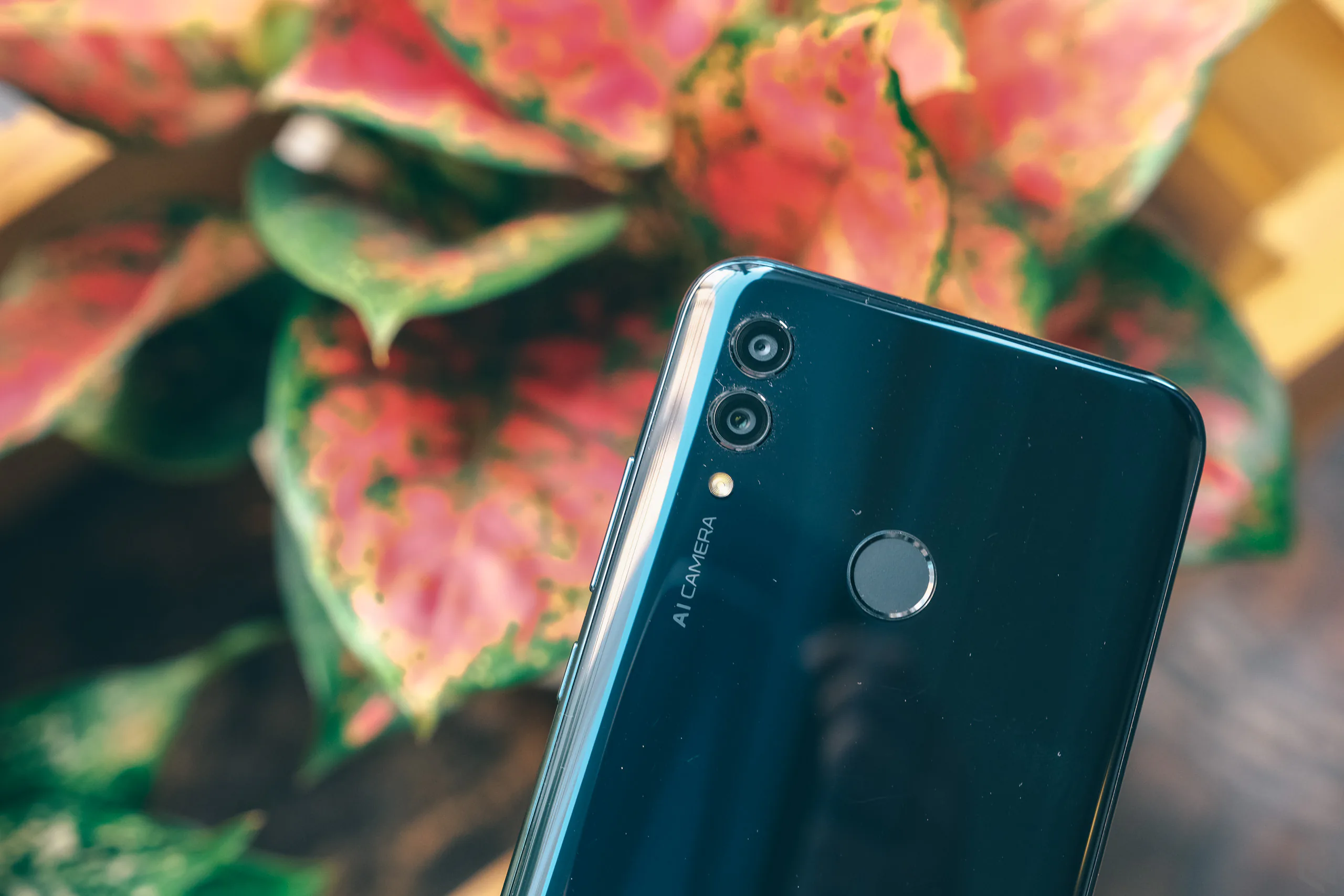 Trên tay Honor 10 Lite - Thiết kế đẹp, màn hình đẹp chỉ với 5 triệu đồng