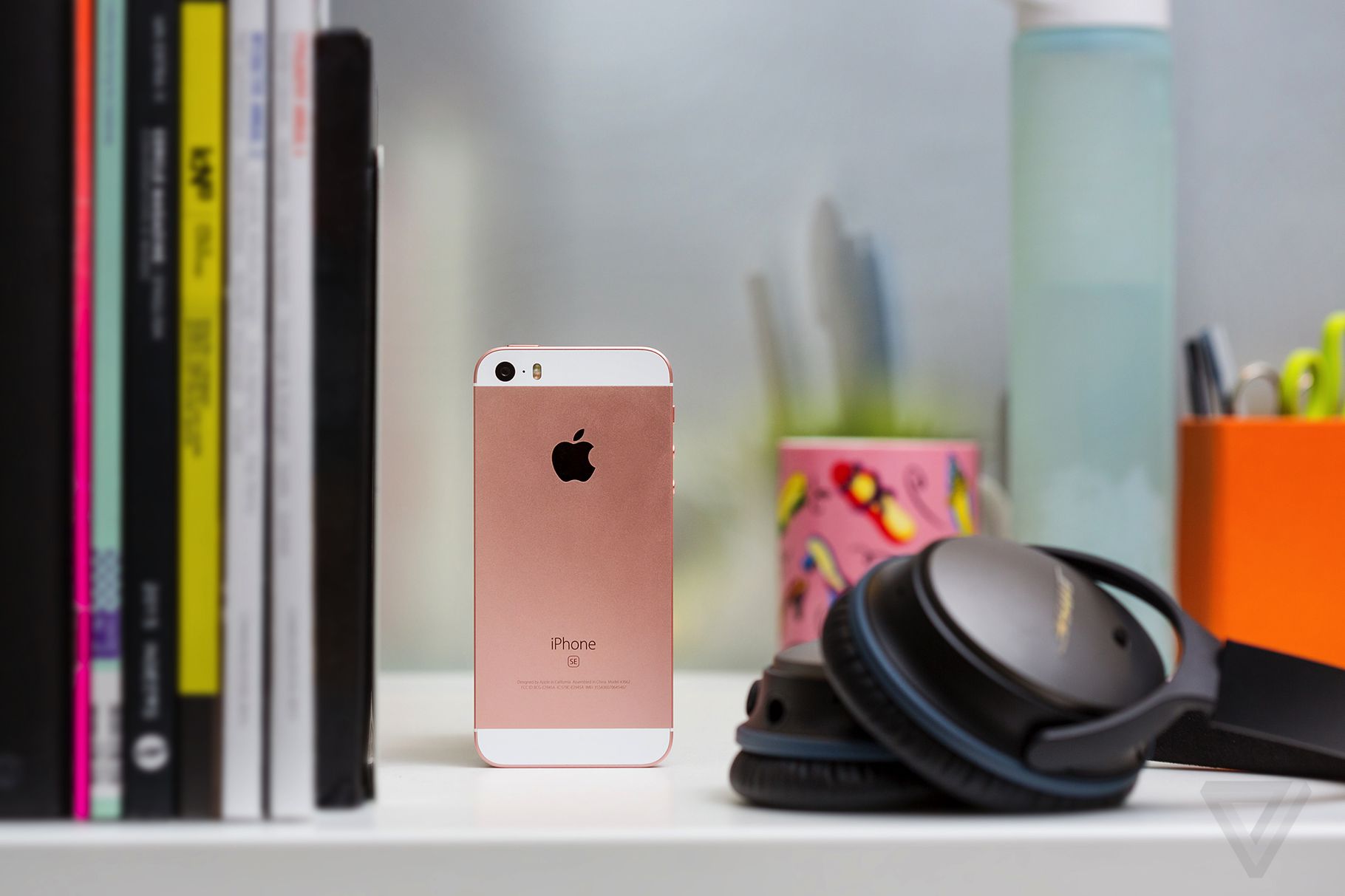 Apple lại tiếp tục xả kho iPhone SE bản nhà mạng sau khi dừng bán