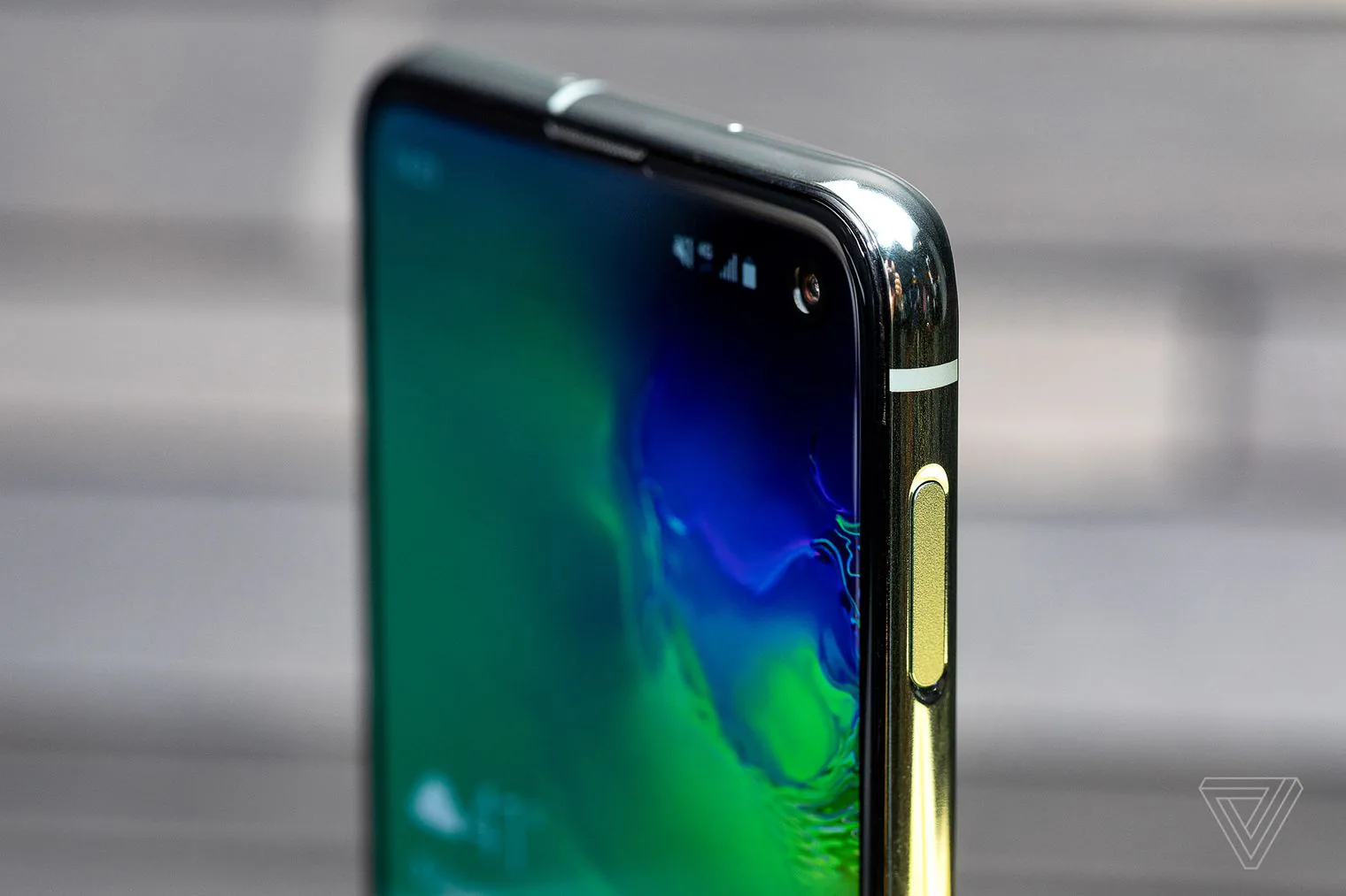 Samsung Galaxy S10e: Hiệu năng của S10, màn hình Full HD+, camera kép