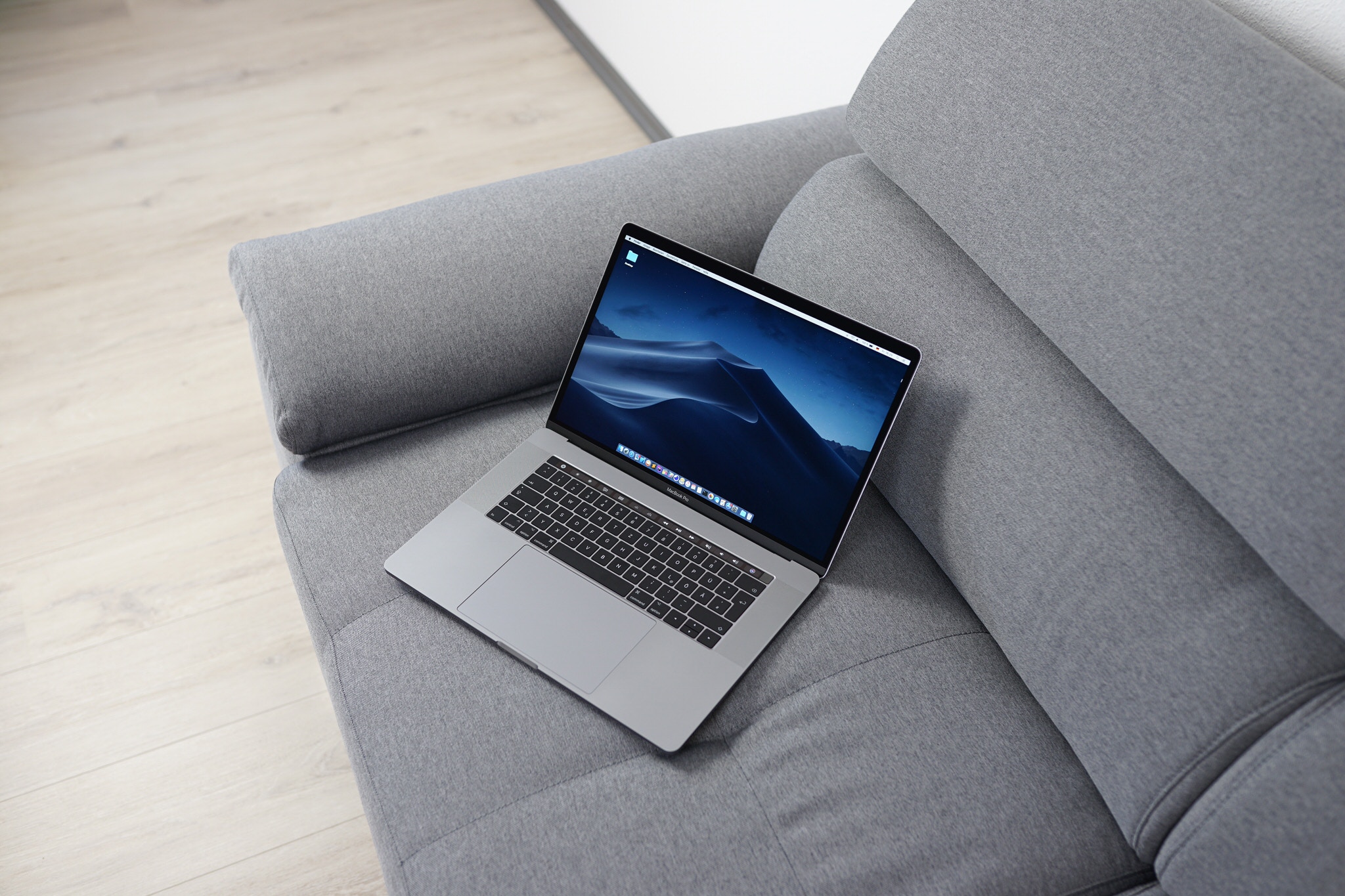 Apple sẽ cho ra mắt MacBook Pro 16-inch hoàn toàn mới và màn hình 32-inch 6K trong năm nay