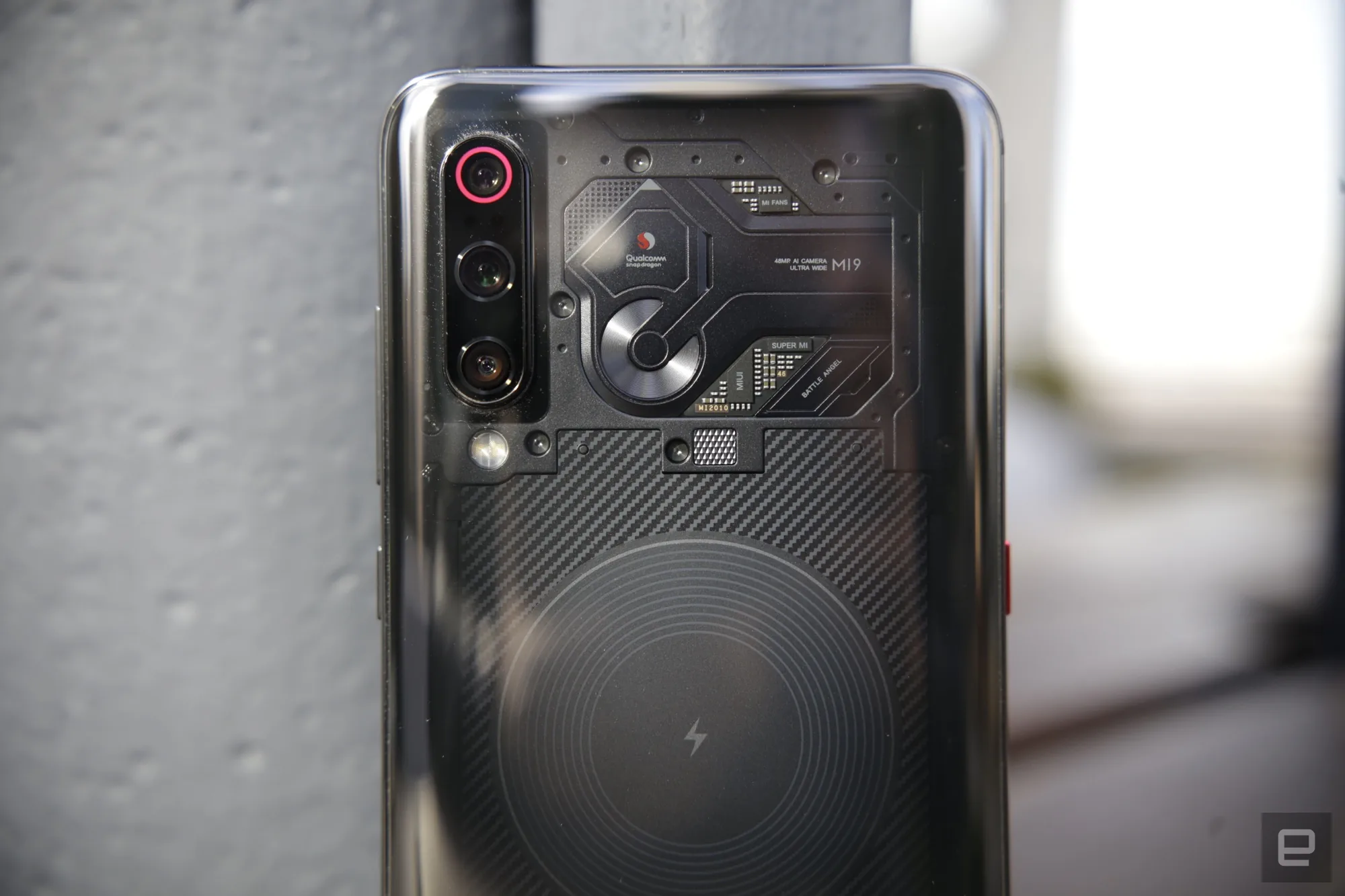 Xiaomi Mi 9 ra mắt, 3 camera sau, camera chính độ phân giải 48MP, sạc nhanh không dây 20W