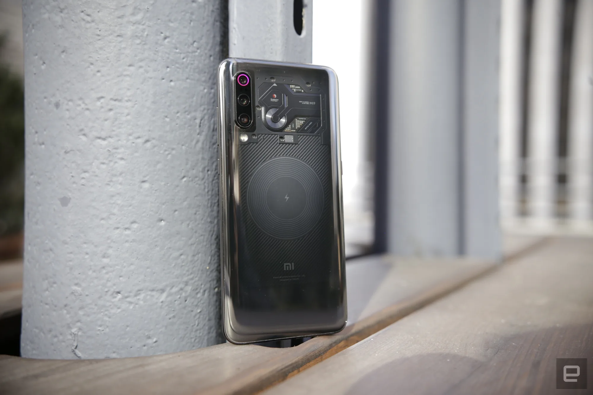 Xiaomi Mi 9 ra mắt, 3 camera sau, camera chính độ phân giải 48MP, sạc nhanh không dây 20W