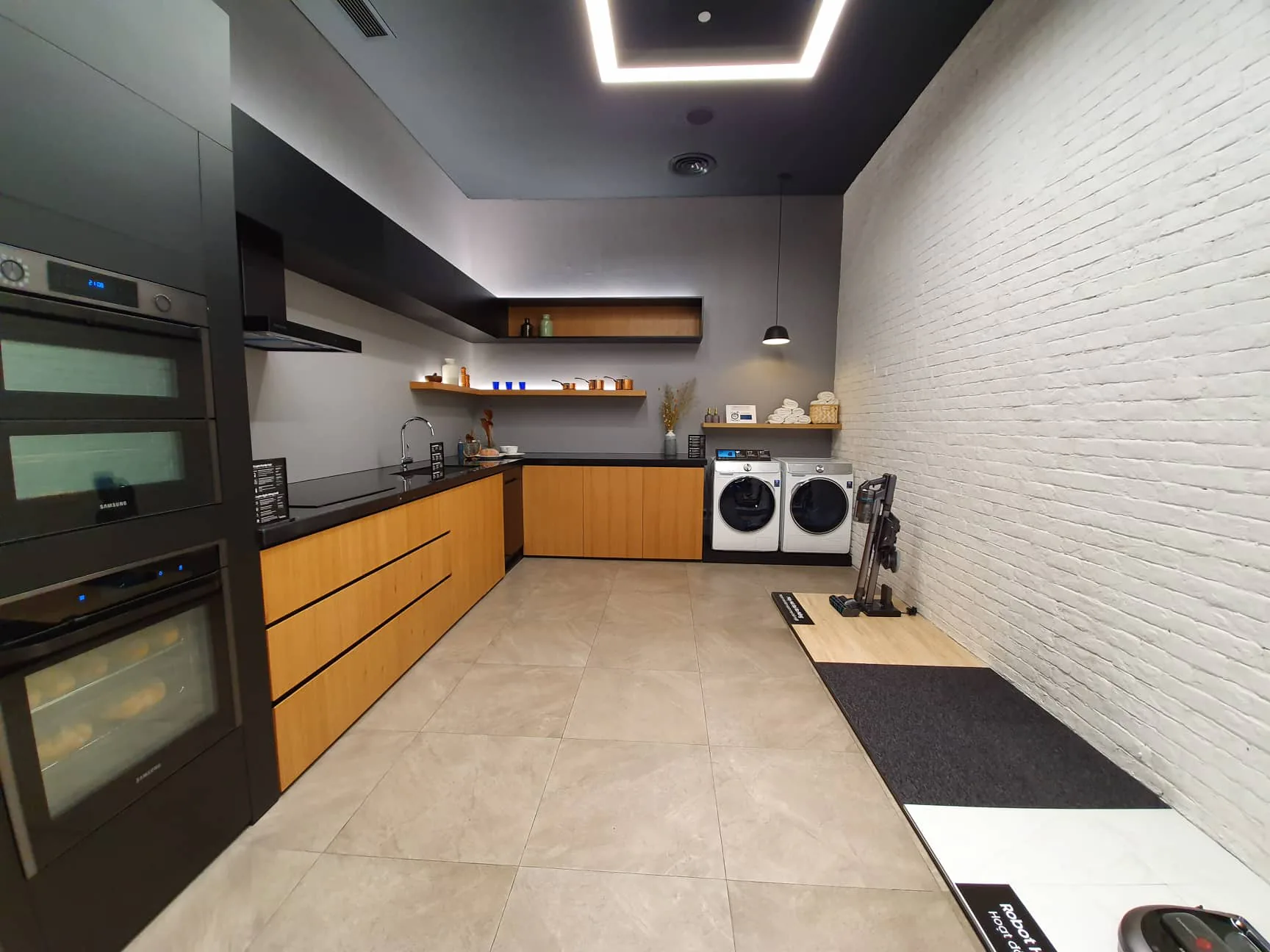 Samsung Showcase chính thức ra mắt, đem mô hình triển lãm và trải nghiệm công nghệ hiện đại trên thế giới đến Việt Nam