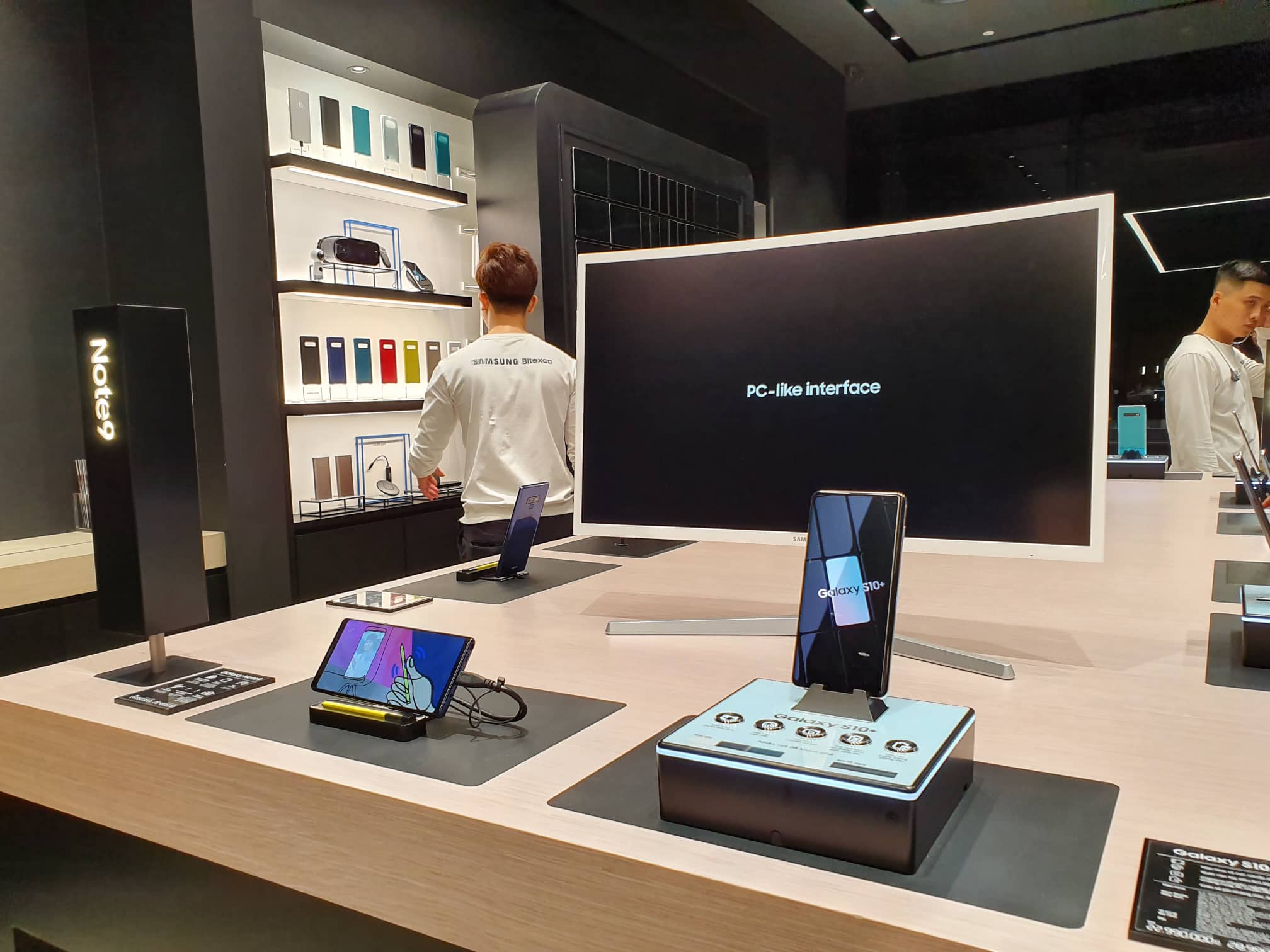 Samsung Showcase chính thức ra mắt, đem mô hình triển lãm và trải nghiệm công nghệ hiện đại trên thế giới đến Việt Nam