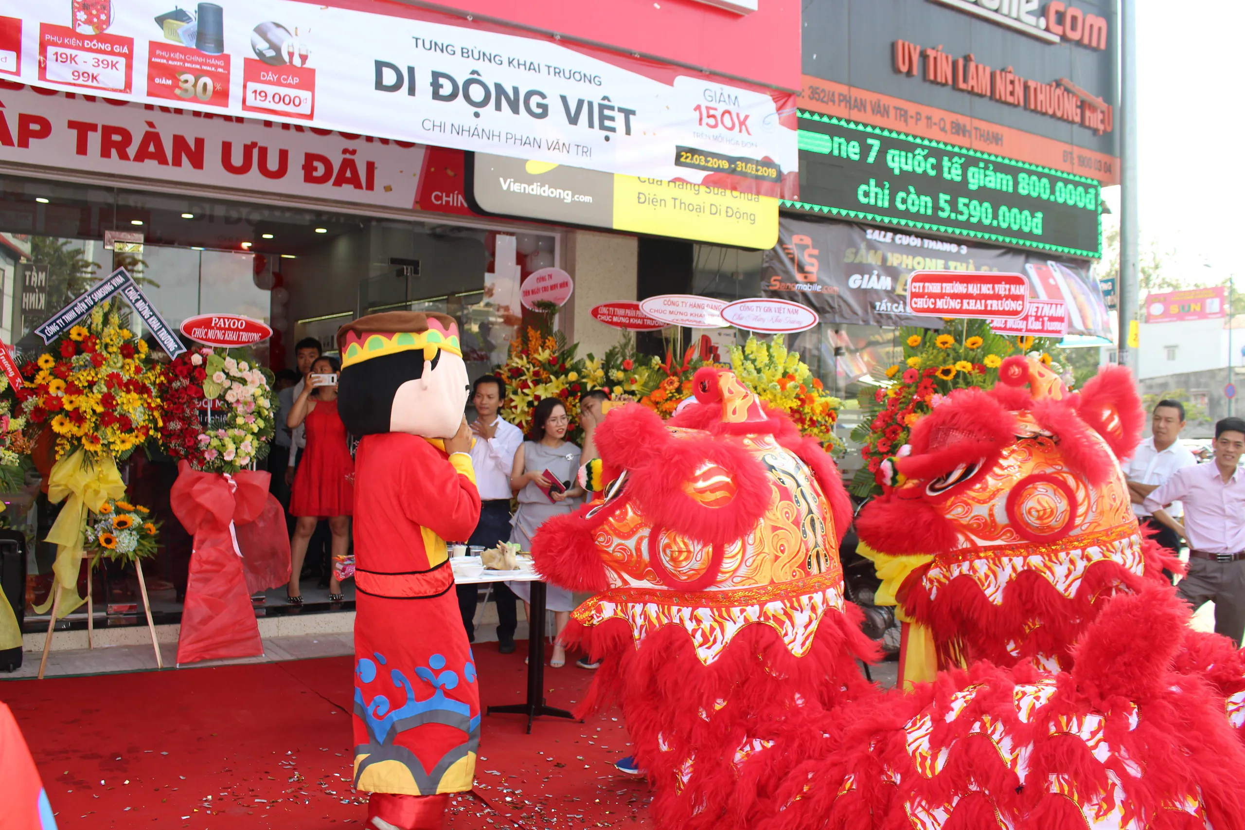 Di Động Việt bán iPhone 6S giá 999 nghìn đồng nhân dịp khai trương cửa hàng thứ 12