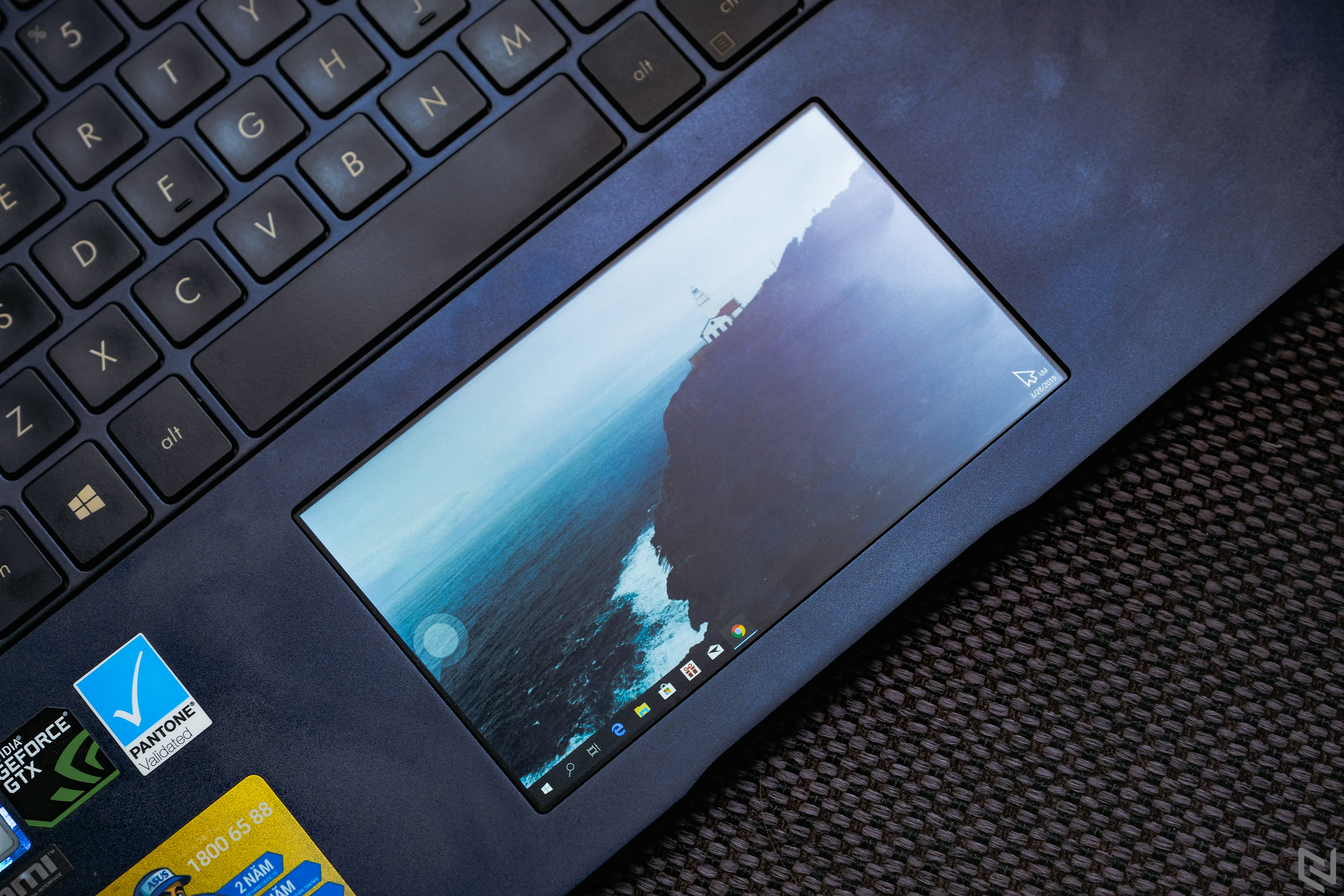 Đánh giá ASUS ZenBook Pro 14 UX480FD: Truyền thống xen lẫn hiện đại, ScreenPad rất tốt