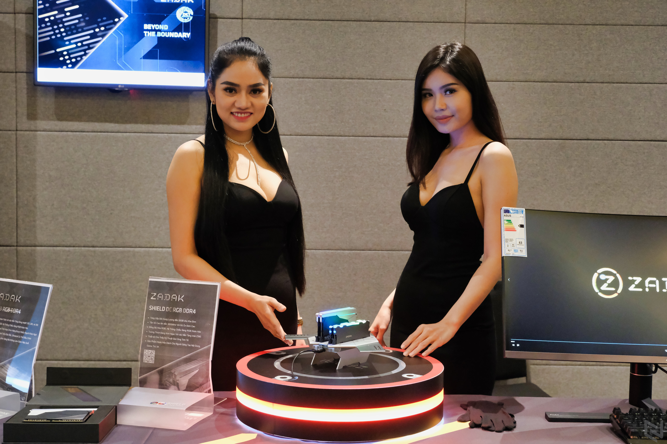 ZADAK bước vào thị trường Việt Nam với PC tản nhiệt nước MOAB II, Module bộ nhớ SHIELD RGB và tản nhiệt M.2 RGB