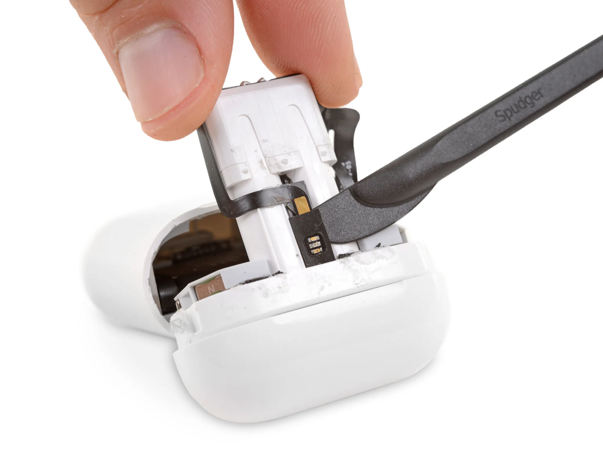 Tháo tung AirPods 2 cùng iFixit, không thể sửa nếu đã hư linh kiện