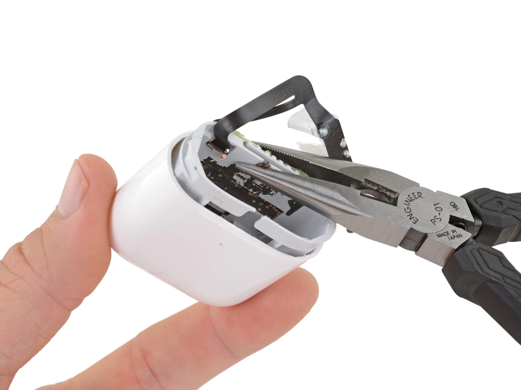 Tháo tung AirPods 2 cùng iFixit, không thể sửa nếu đã hư linh kiện
