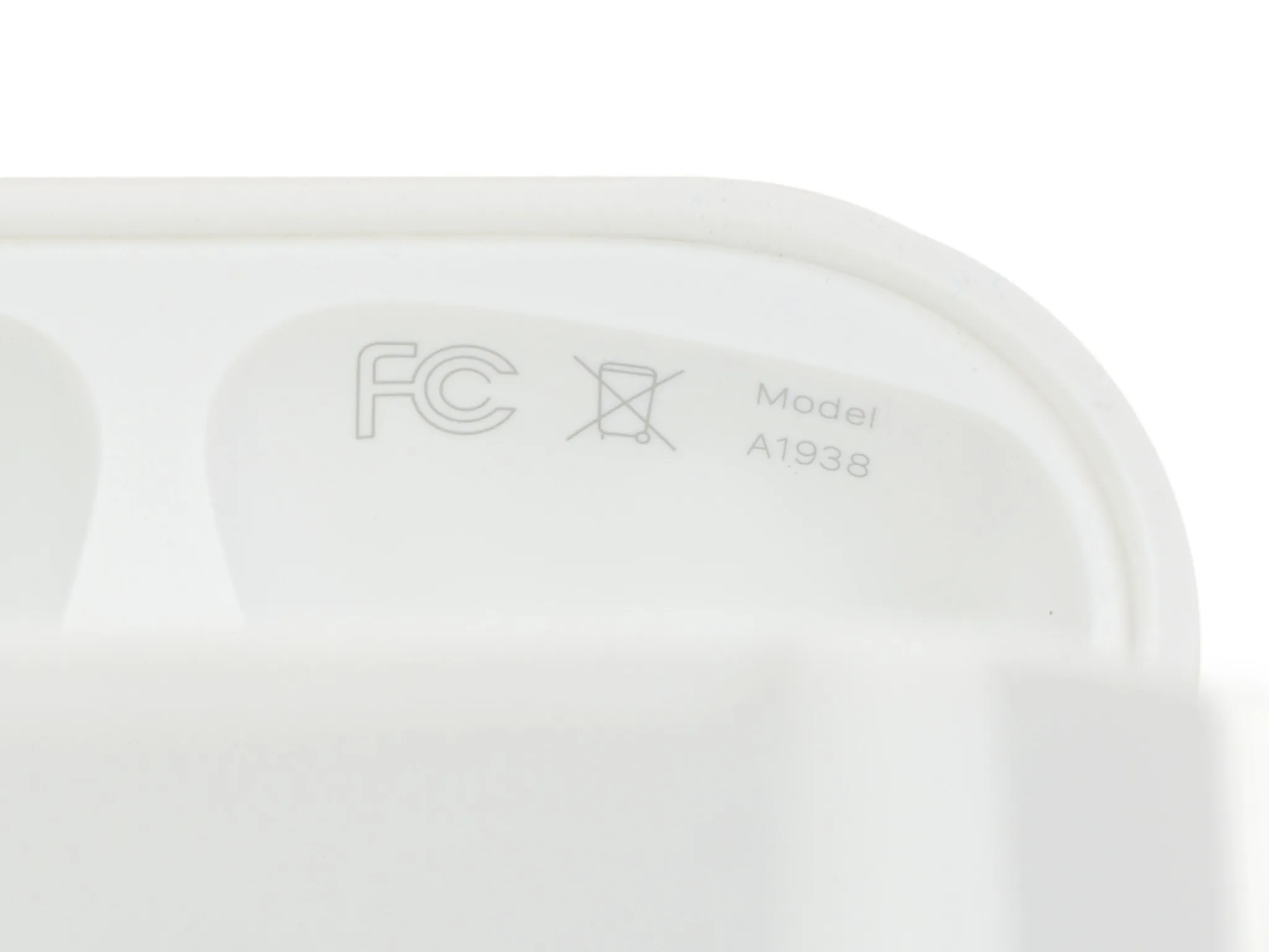 Tháo tung AirPods 2 cùng iFixit, không thể sửa nếu đã hư linh kiện