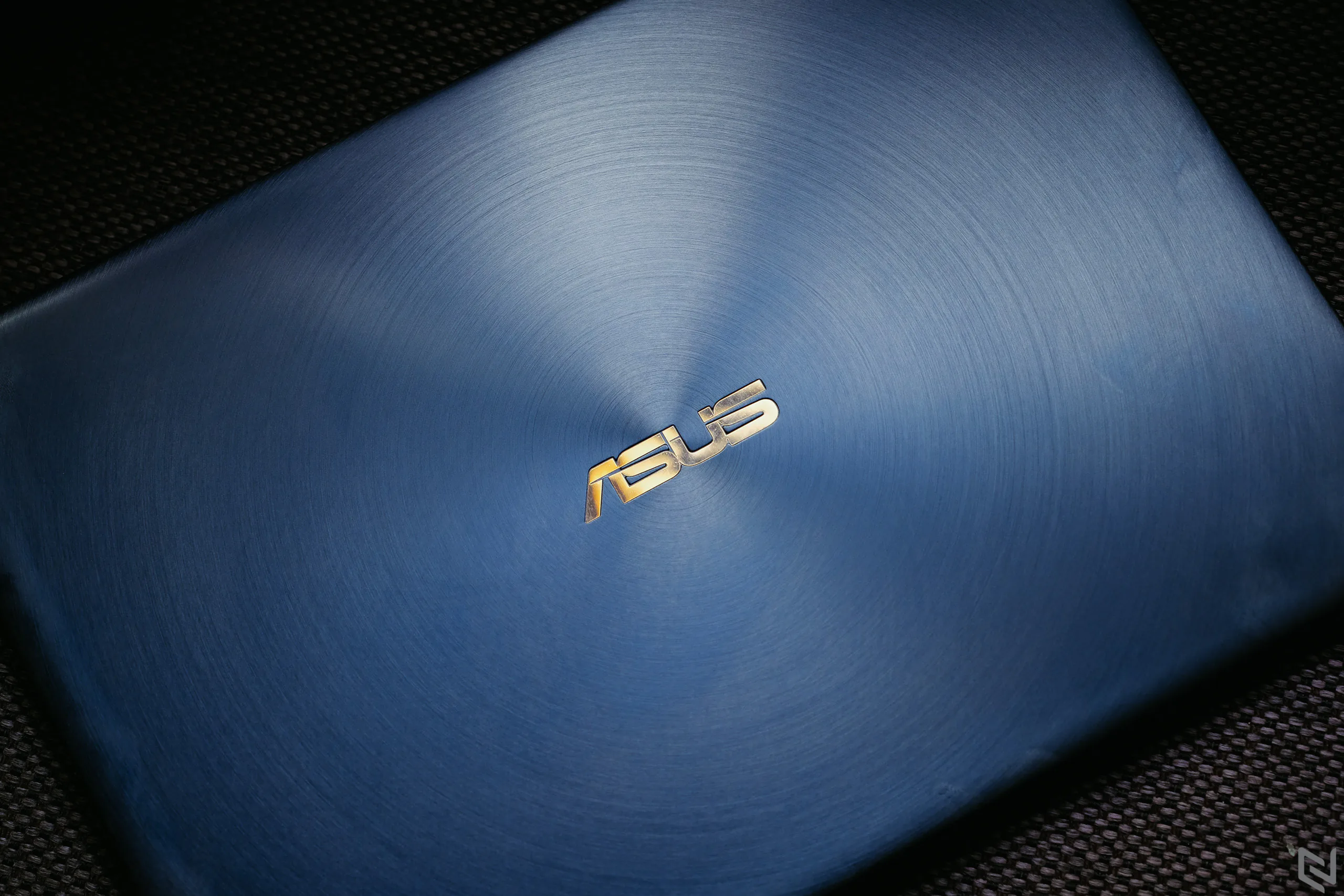 Đánh giá ASUS ZenBook Pro 14 UX480FD: Truyền thống xen lẫn hiện đại, ScreenPad rất tốt