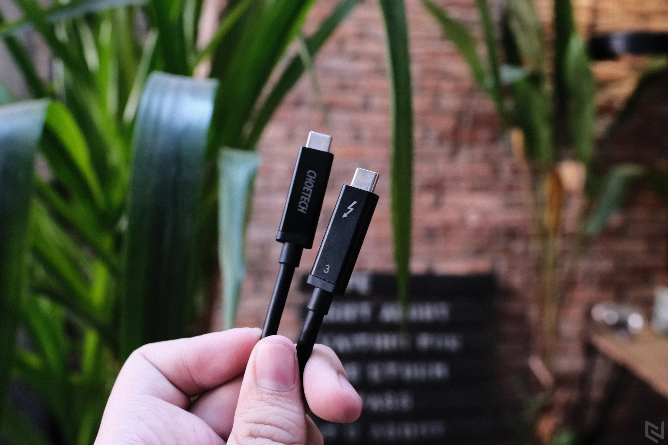 Trên tay CHOETECH Thunderbolt-3 (2m), dây Thunderbolt-3 mạnh mẽ nhất với hỗ trợ sạc tối đa 100W, xuất tối đa 40Gbps và khi nào bạn cần mua?