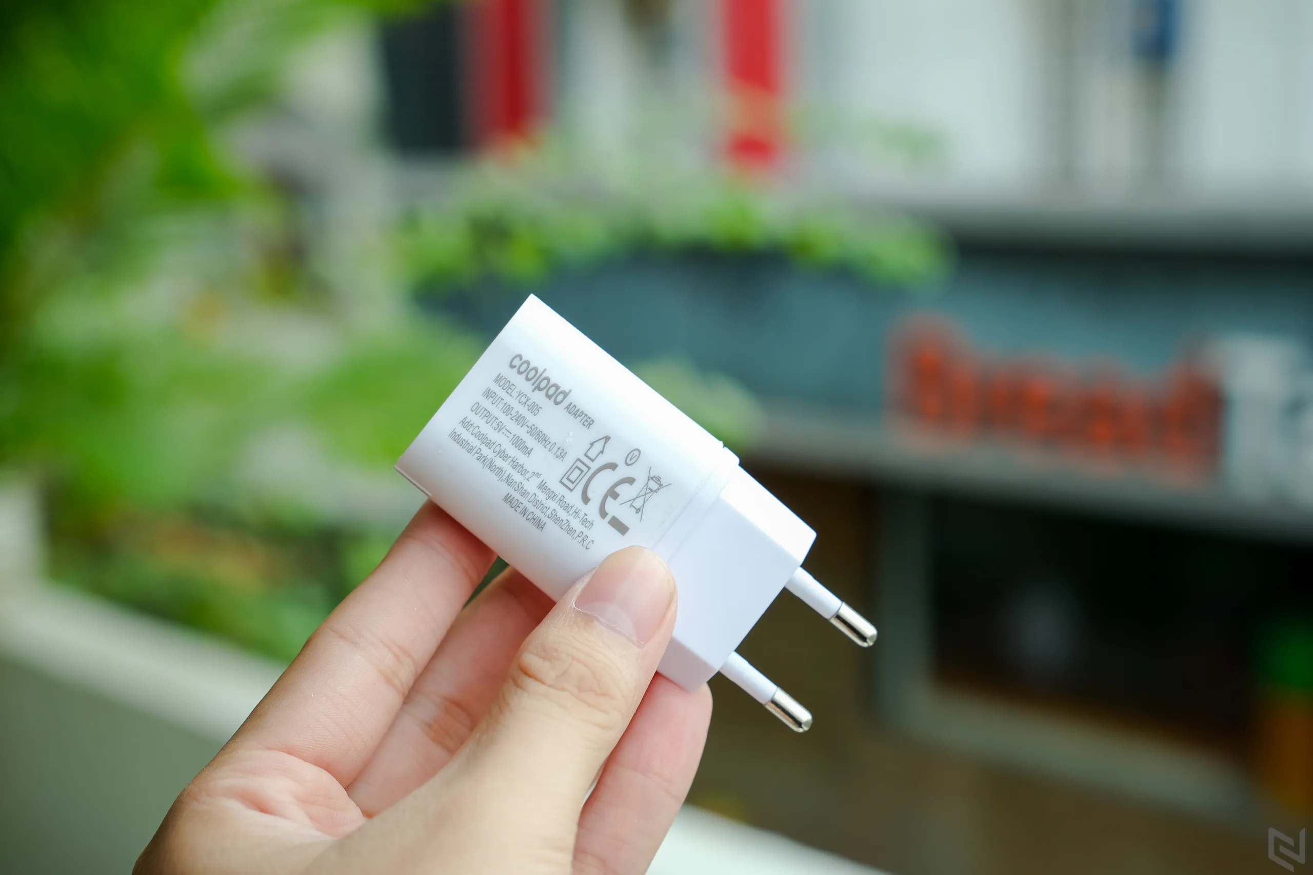 Mở hộp Coolpad N5: thiết kế đẹp mắt, màn hình giọt sương, giá chỉ 2,99 triệu đồng