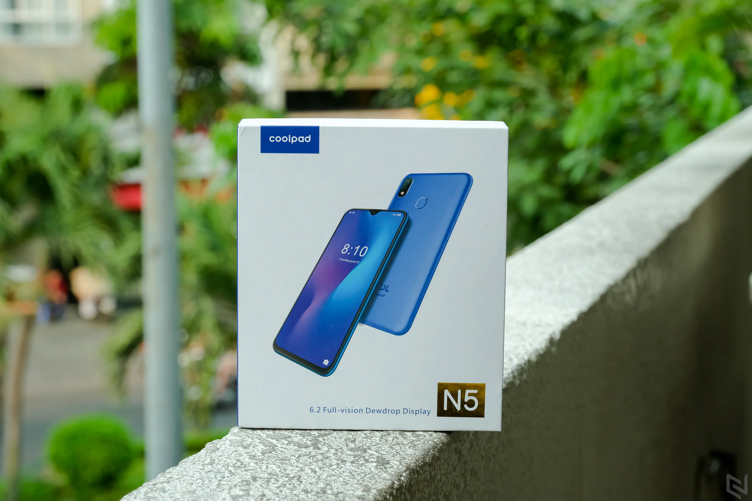 Mở hộp Coolpad N5: thiết kế đẹp mắt, màn hình giọt sương, giá chỉ 2,99 triệu đồng