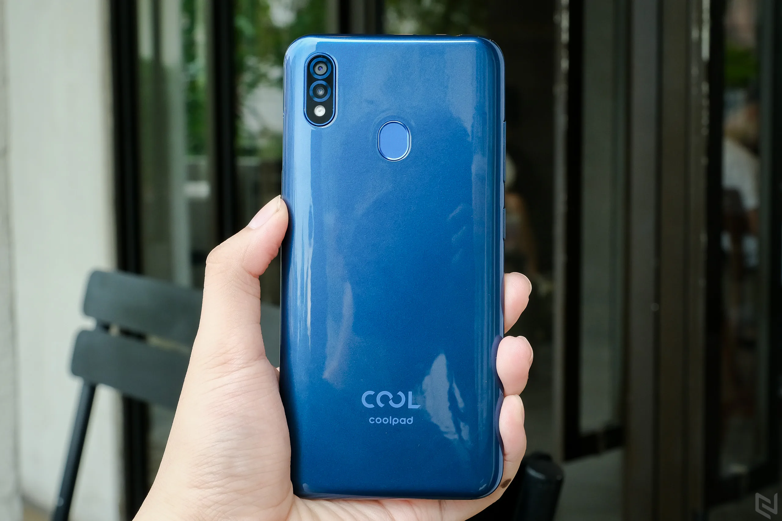 Mở hộp Coolpad N5: thiết kế đẹp mắt, màn hình giọt sương, giá chỉ 2,99 triệu đồng