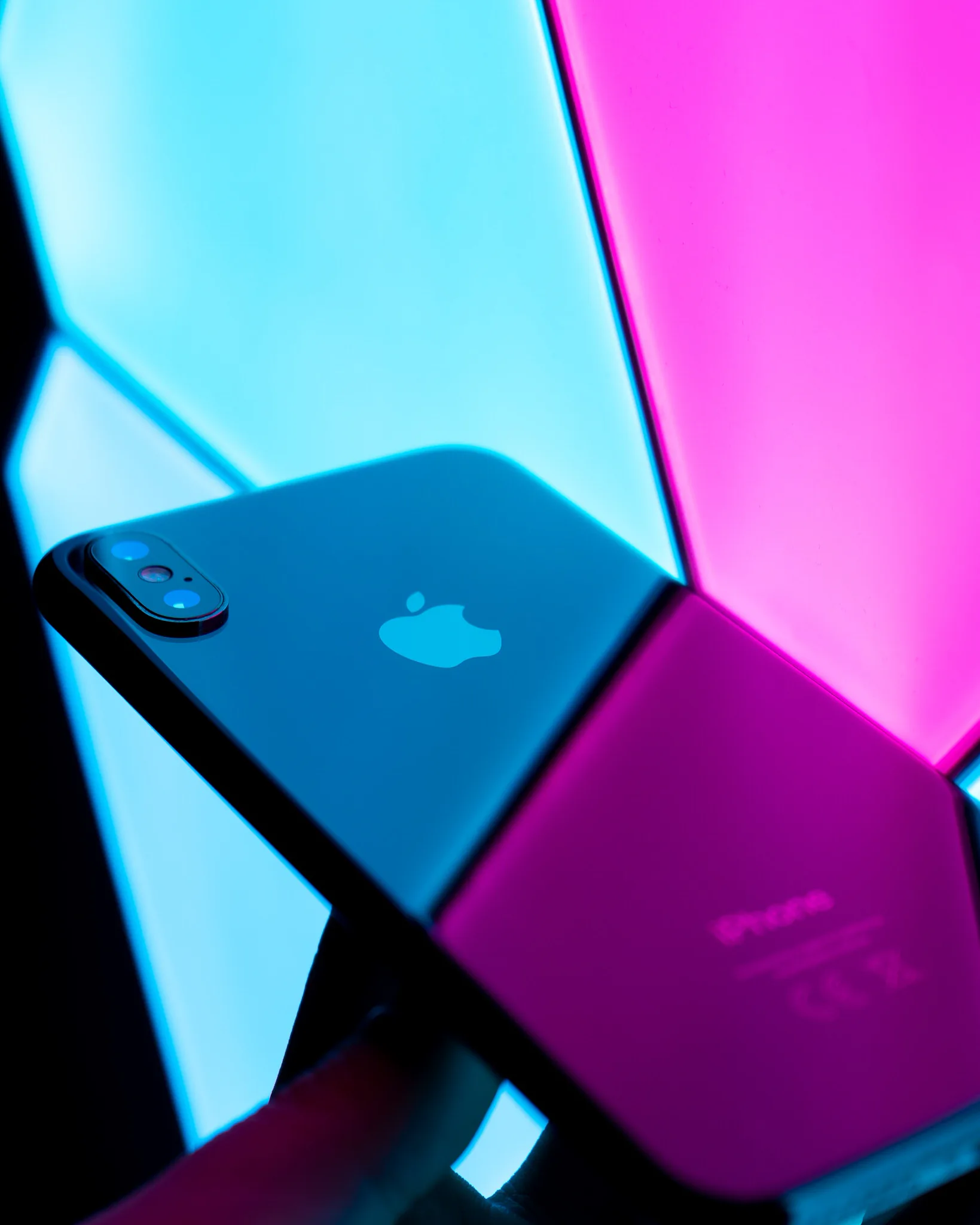 Toà án Mỹ yêu cầu Apple phải trả cho Qualcomm 31 triệu USD, nhưng Qualcomm phải trả ngược lại Apple 1 tỷ USD