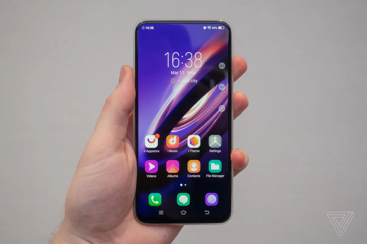 Trên tay Vivo Apex 2019 - chiếc smartphone với "không cổng kết nối", chạm đâu cũng mở khóa được