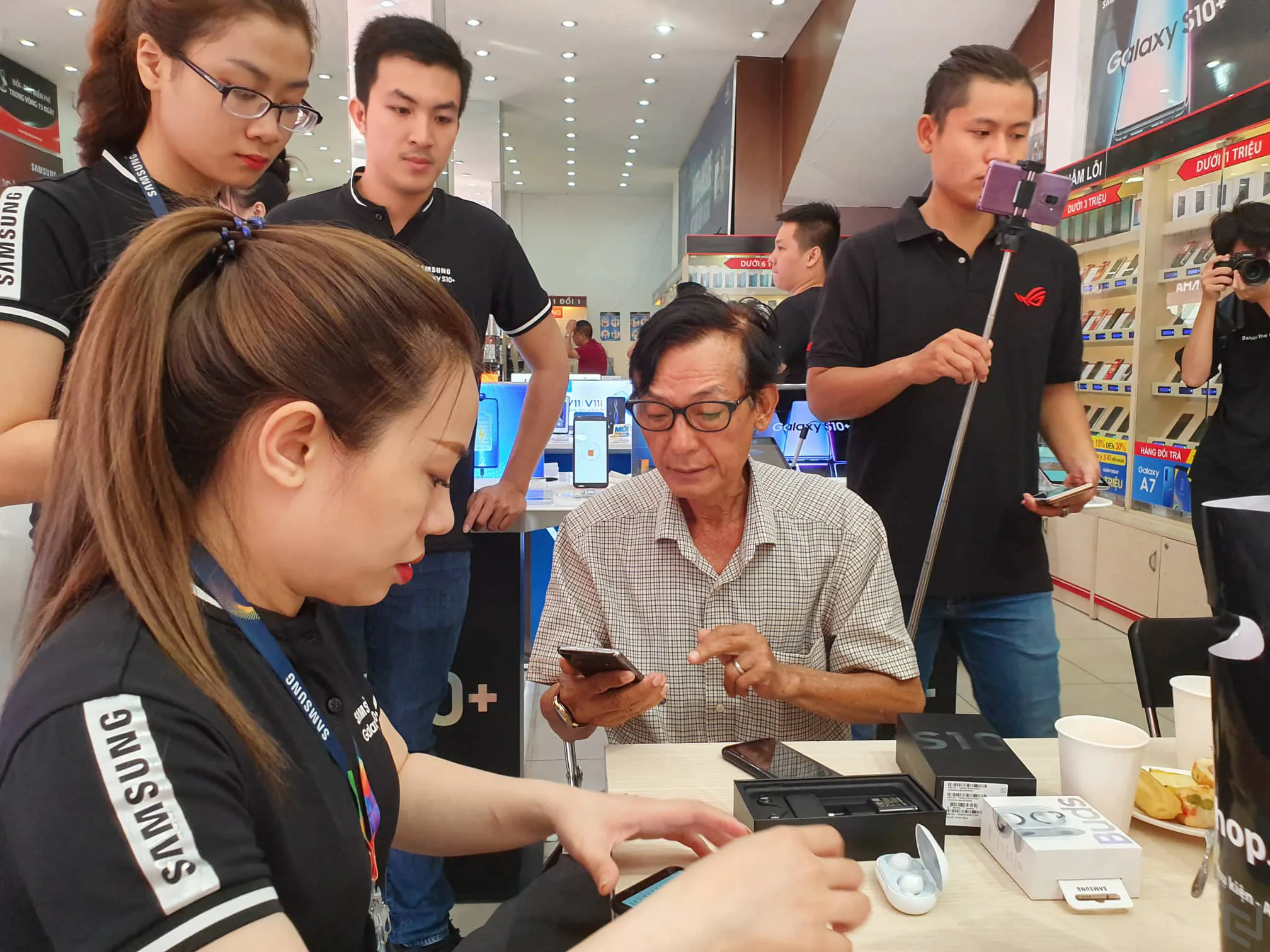 Siêu phẩm Galaxy S10 | S10+ chính thức lên kệ tại FPT Shop