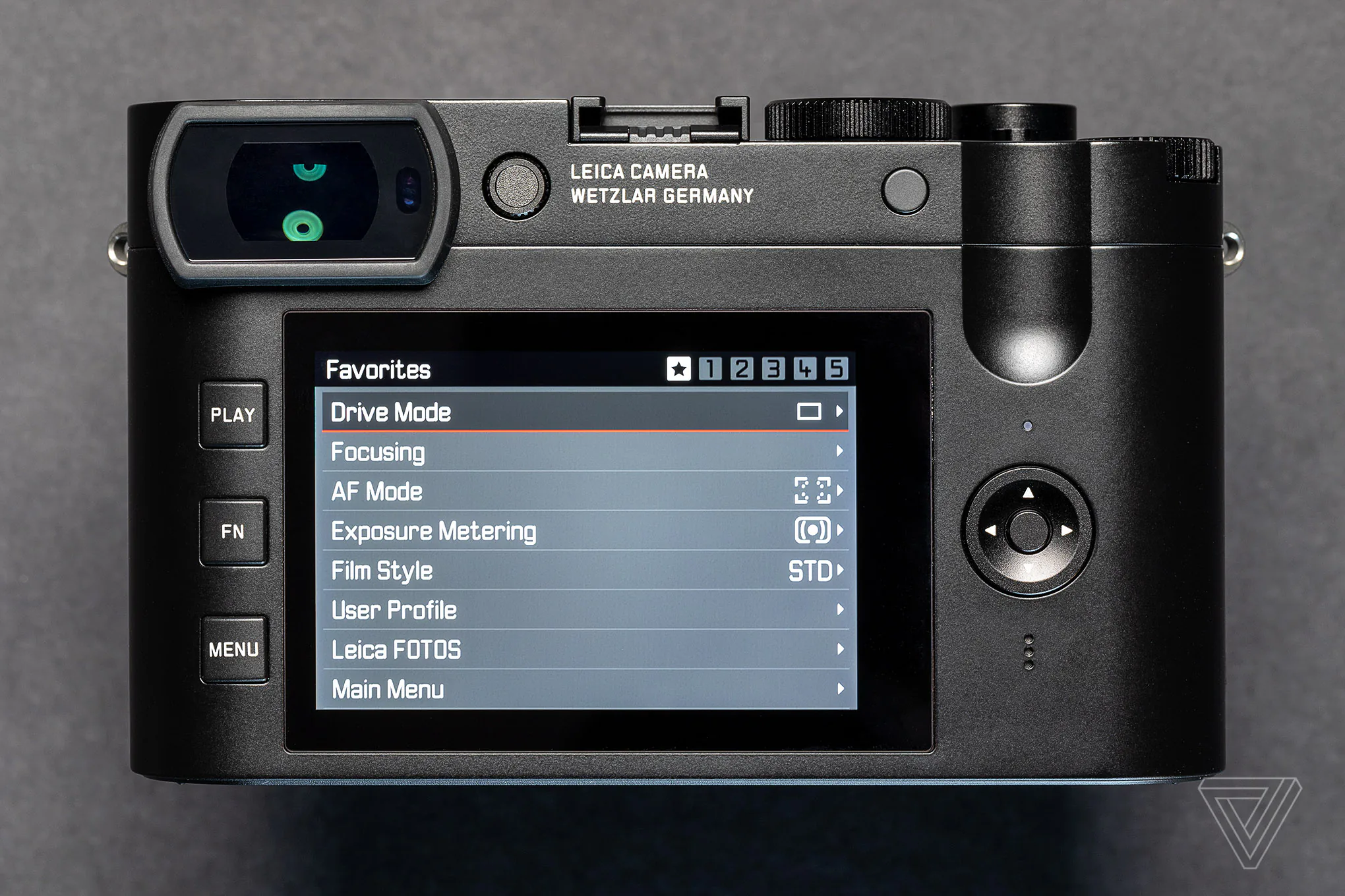 Leica Q2 ra mắt, cảm biến full-frame lên đến tận 47-megapixel, giá 5000 USD