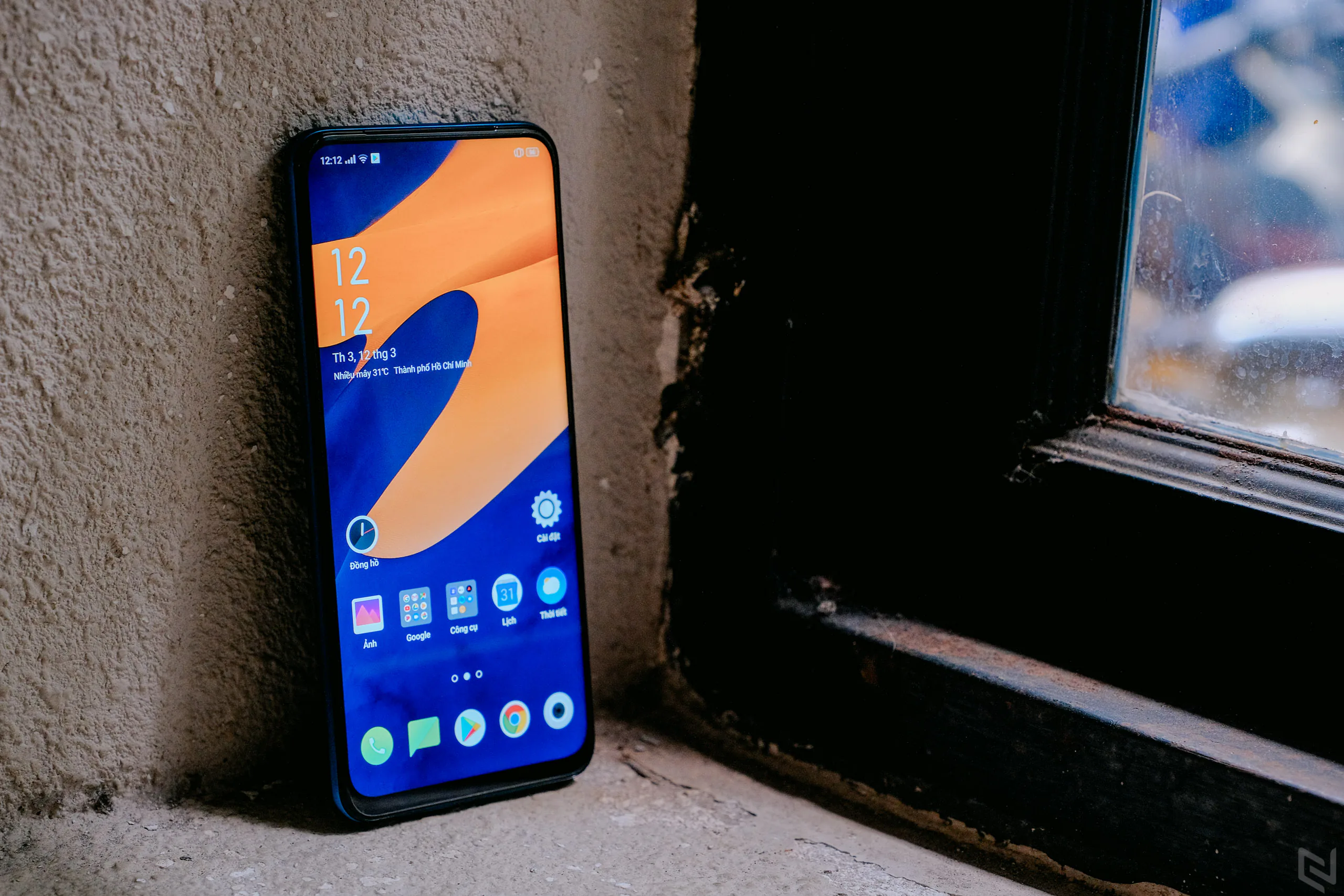 Mở hộp OPPO F11 Pro: Ấn tượng với màn hình Full View Panoramic, camera selfie Pop-up