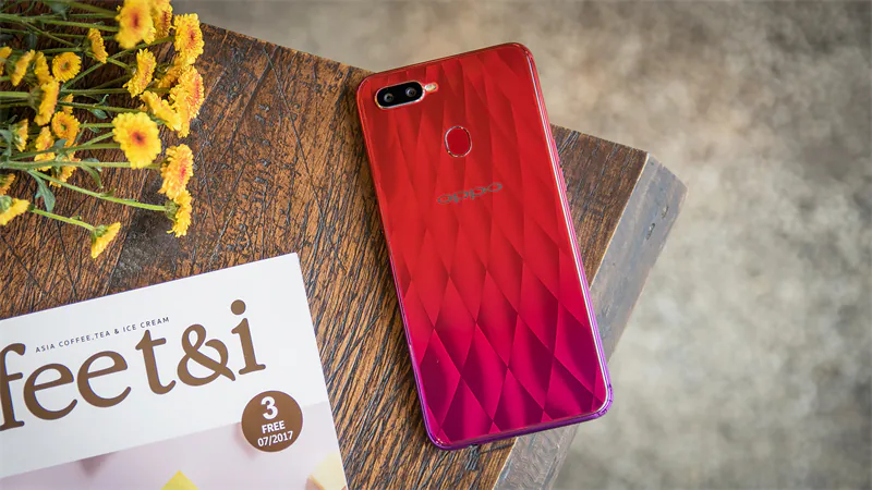 Top 4 smartphone tầm trung có camera selfie khủng nhất hiện nay