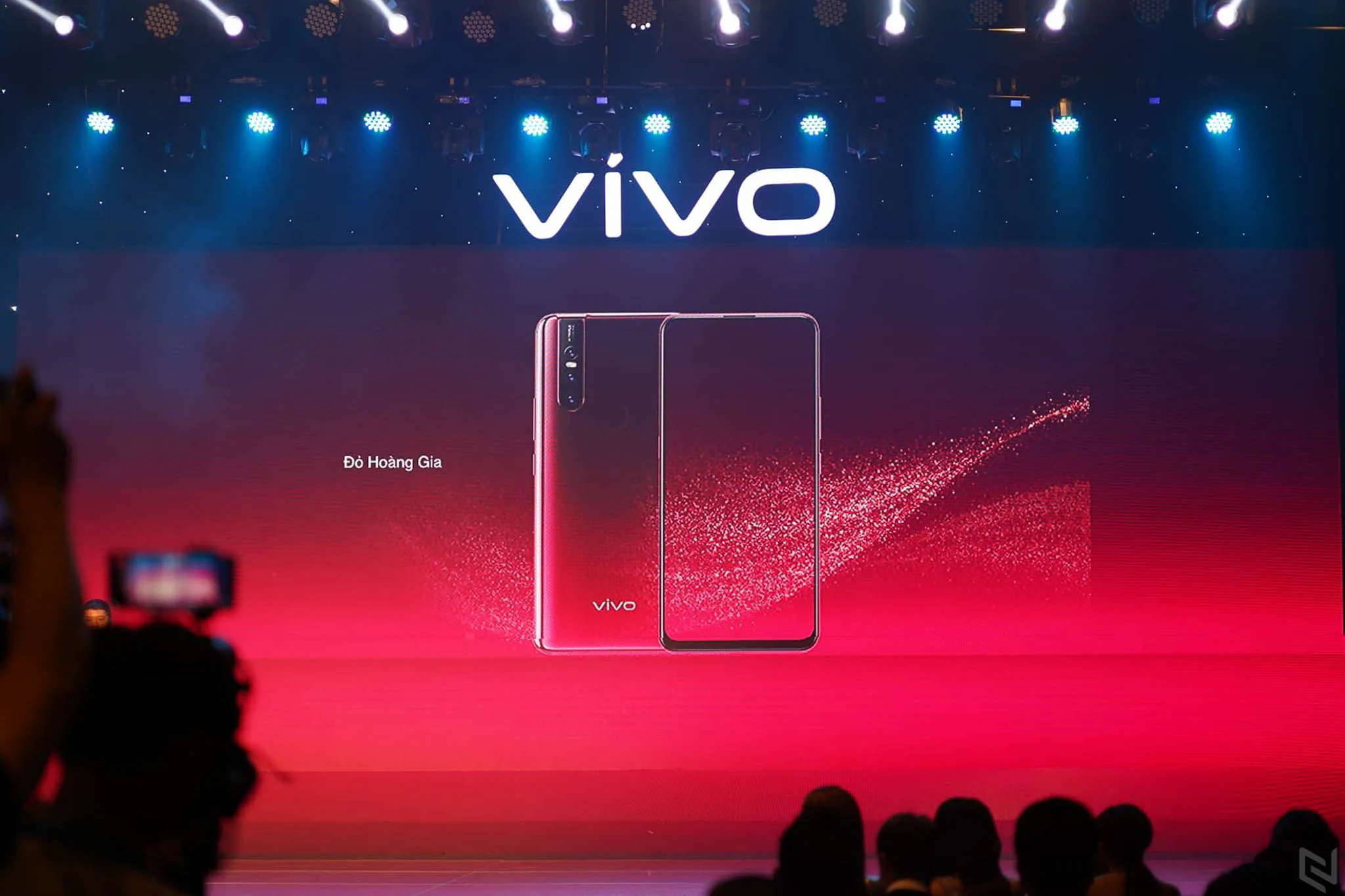 Ra mắt Vivo V15 tại Việt Nam với camera trước tàng hình 32MP, màn hình Ultra FullView, giá 7,990,000đ