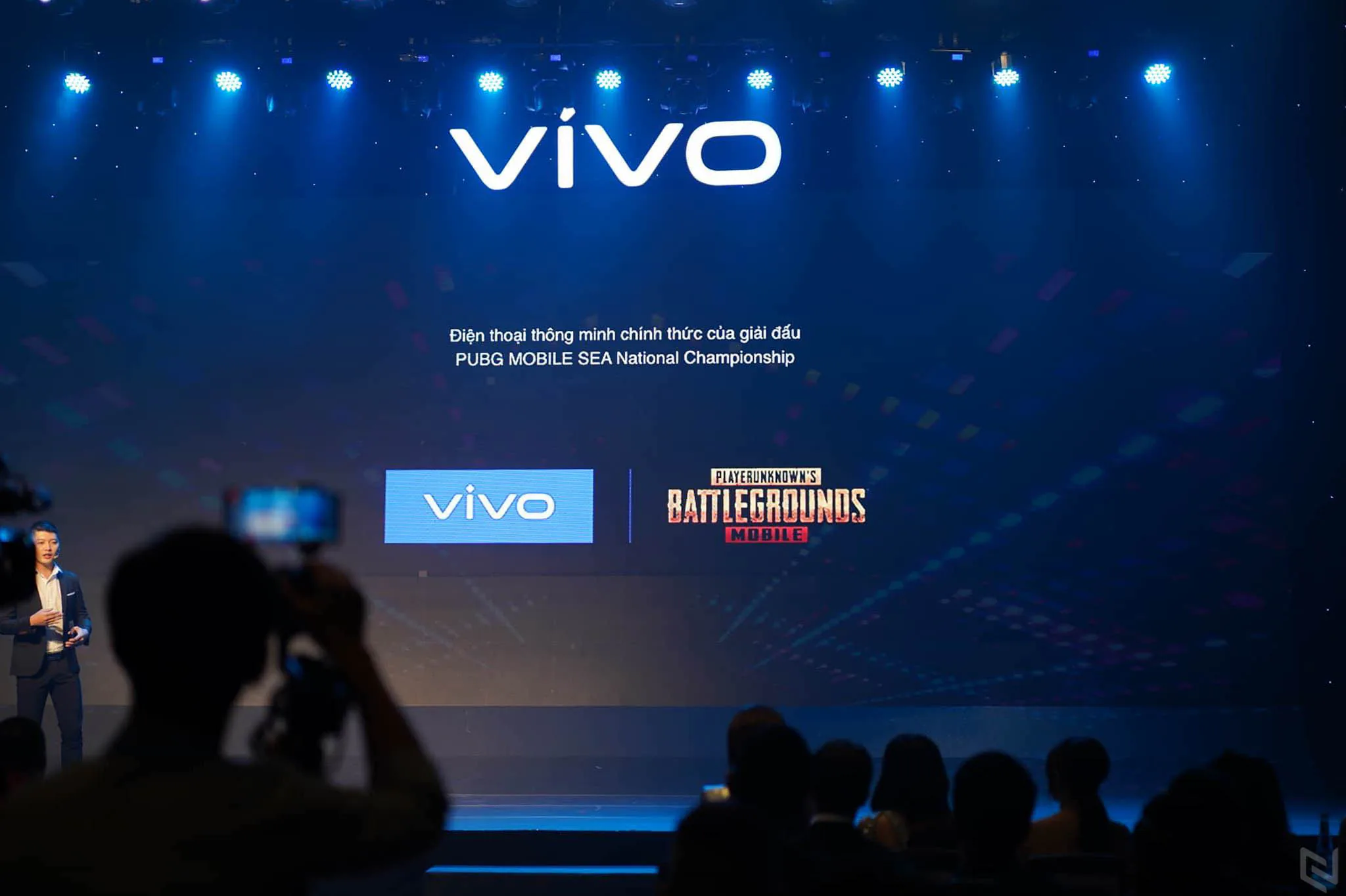 Ra mắt Vivo V15 tại Việt Nam với camera trước tàng hình 32MP, màn hình Ultra FullView, giá 7,990,000đ