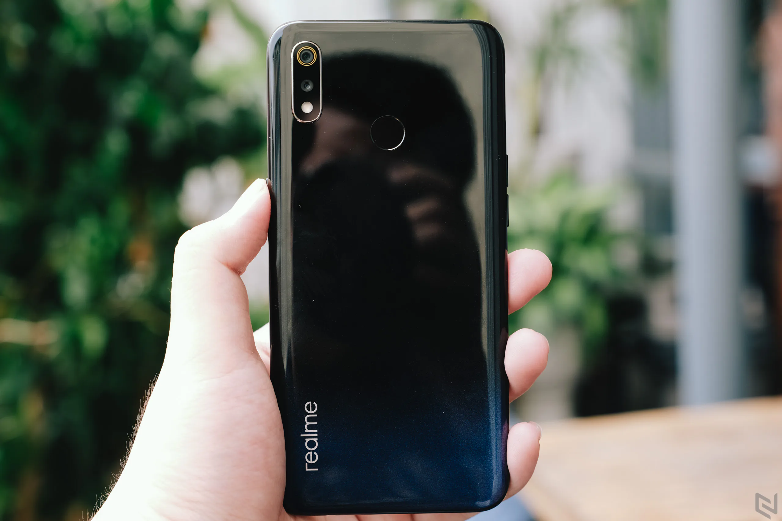 Trên tay Realme 3 tại Việt Nam, chạy Helio P60, mặt lưng gradient, giá dự kiến 4 triệu