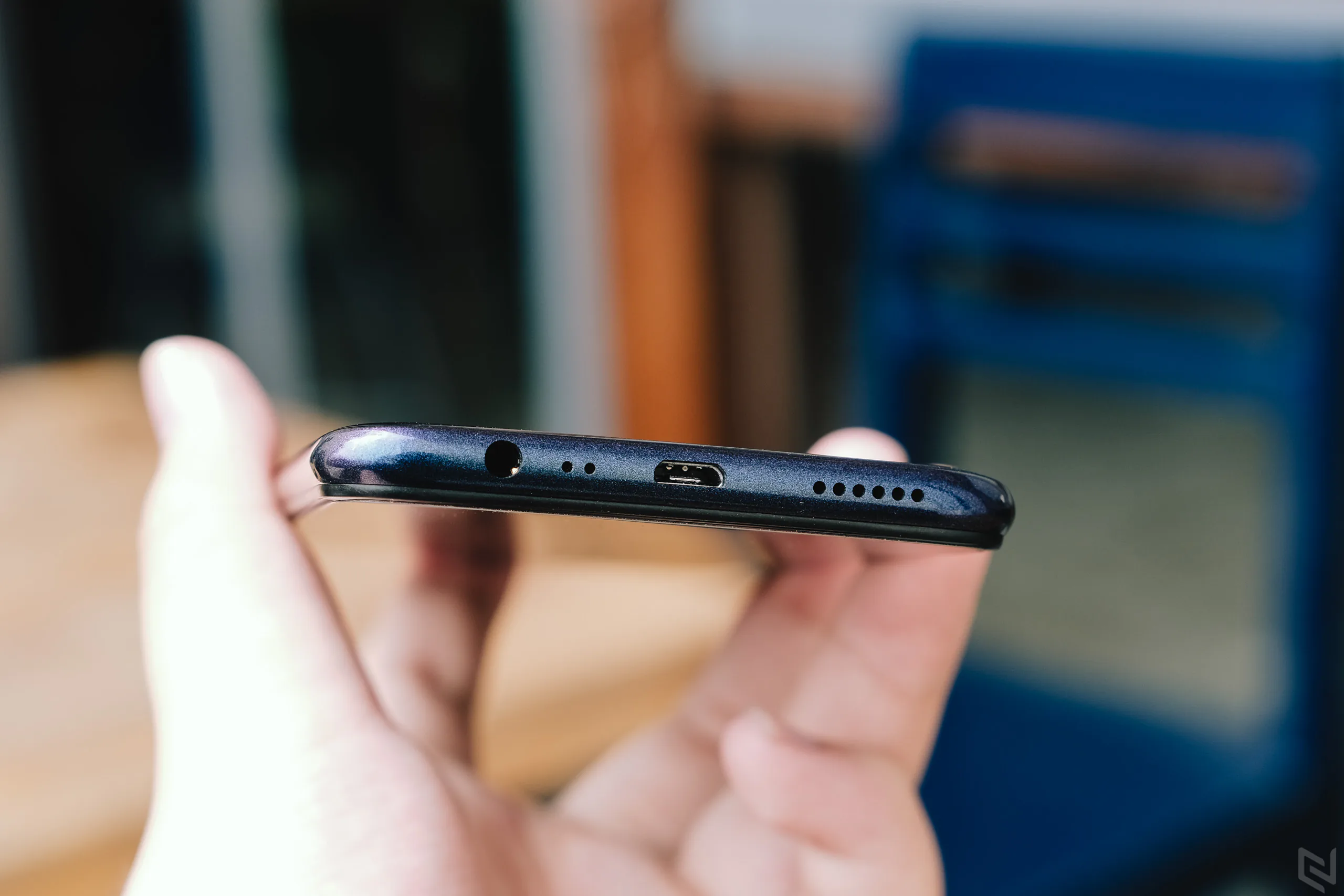 Trên tay Realme 3 tại Việt Nam, chạy Helio P60, mặt lưng gradient, giá dự kiến 4 triệu