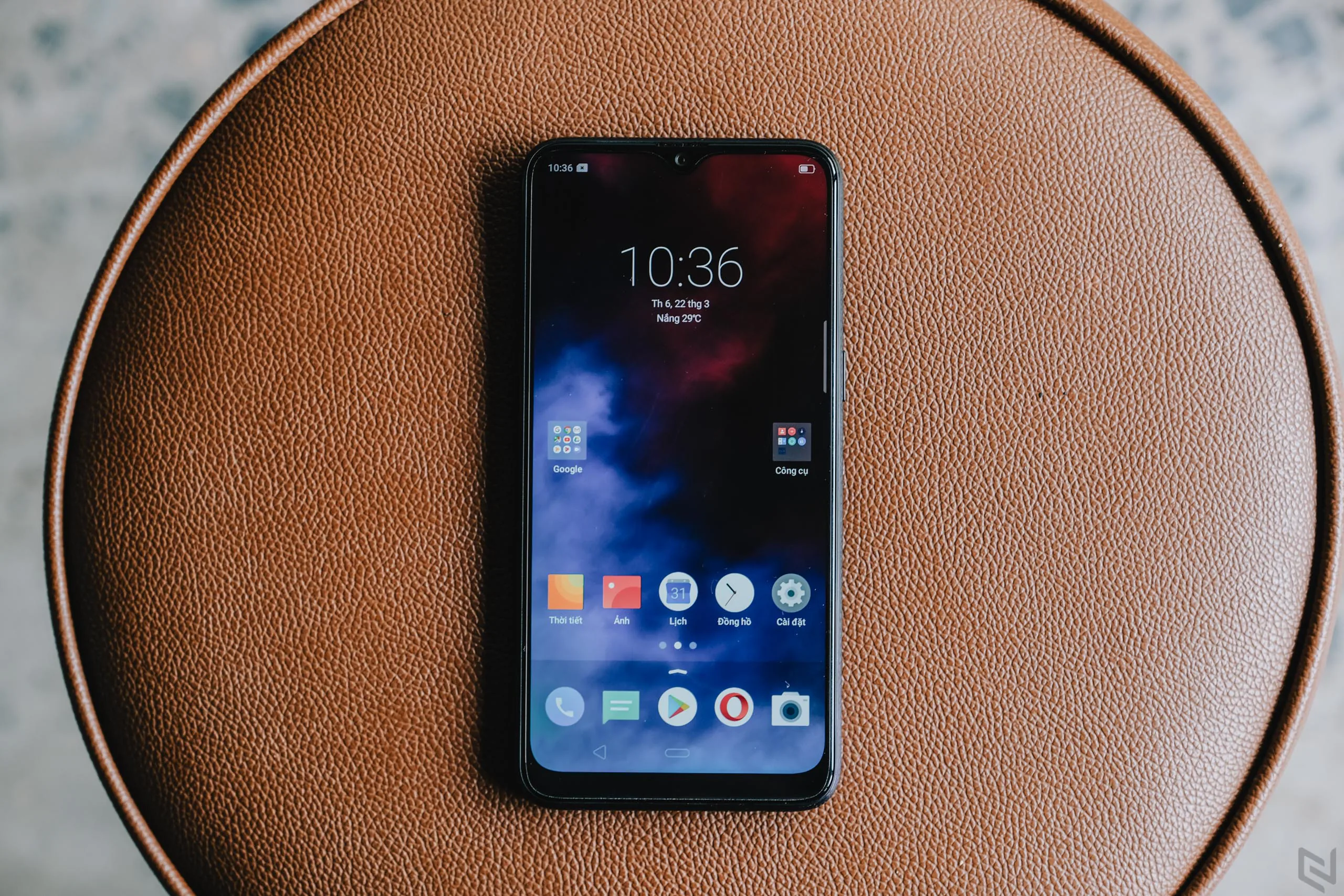 Trên tay Realme 3 tại Việt Nam, chạy Helio P60, mặt lưng gradient, giá dự kiến 4 triệu