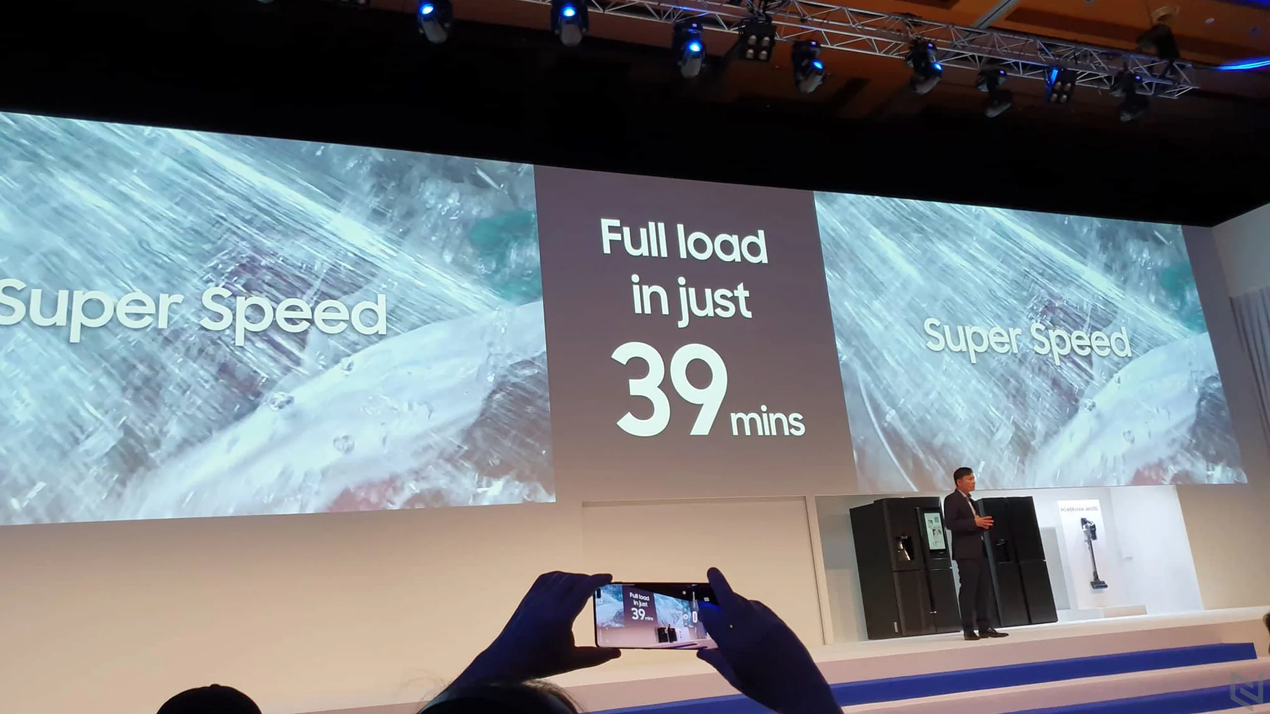 Samsung giới thiệu tủ lạnh có kết nối Family Hub thế hệ mới và máy giặt công nghệ QuickDrive tại Diễn đàn SEAO 2019
