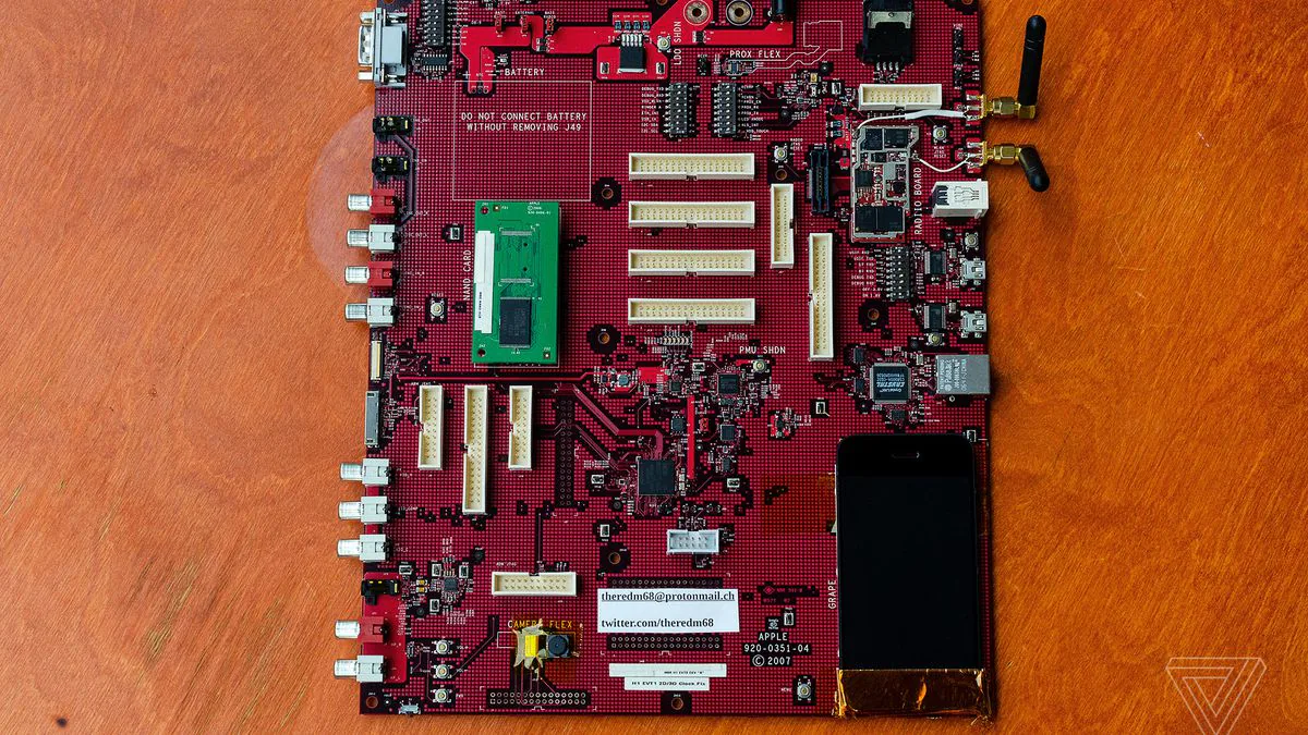 Nguyên mẫu iPhone 2007 - từ một bảng mạch nguyên mẫu đã làm nên cái tên iPhone