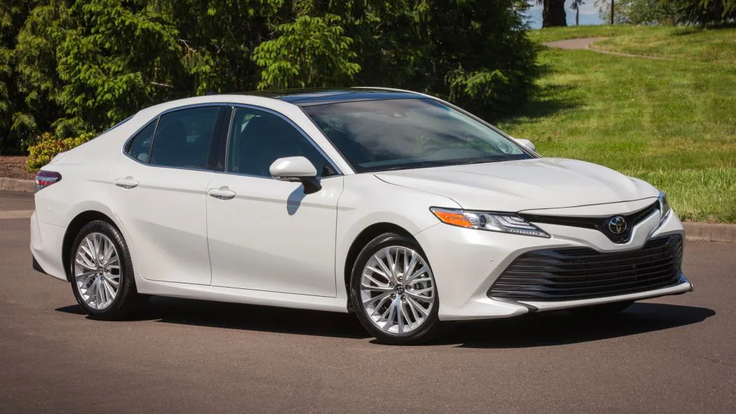 Toyota Camry 2019 trình làng, giá bán chính thức 1,235 tỷ đồng