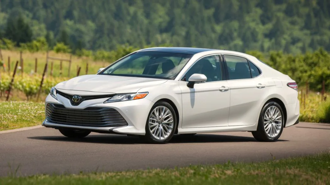 Toyota Camry 2019 trình làng, giá bán chính thức 1,235 tỷ đồng