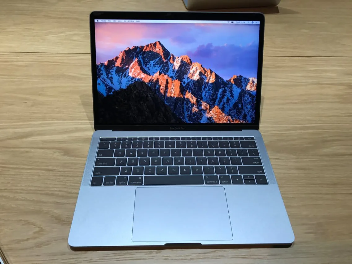 bàn phím cánh bướm của macbook