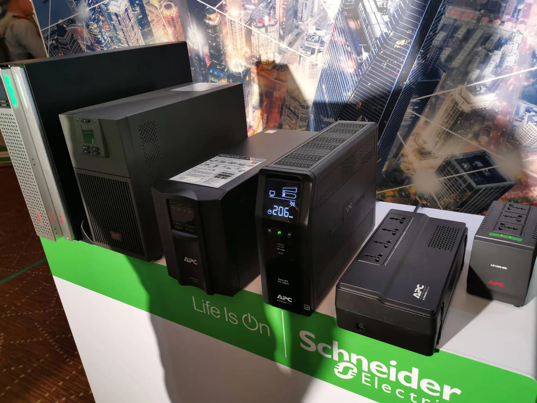 Đối thoại doanh nghiệp tại hội nghị đổi mới và sáng tạo chào mừng 25 năm Schneider Electric tại Việt Nam