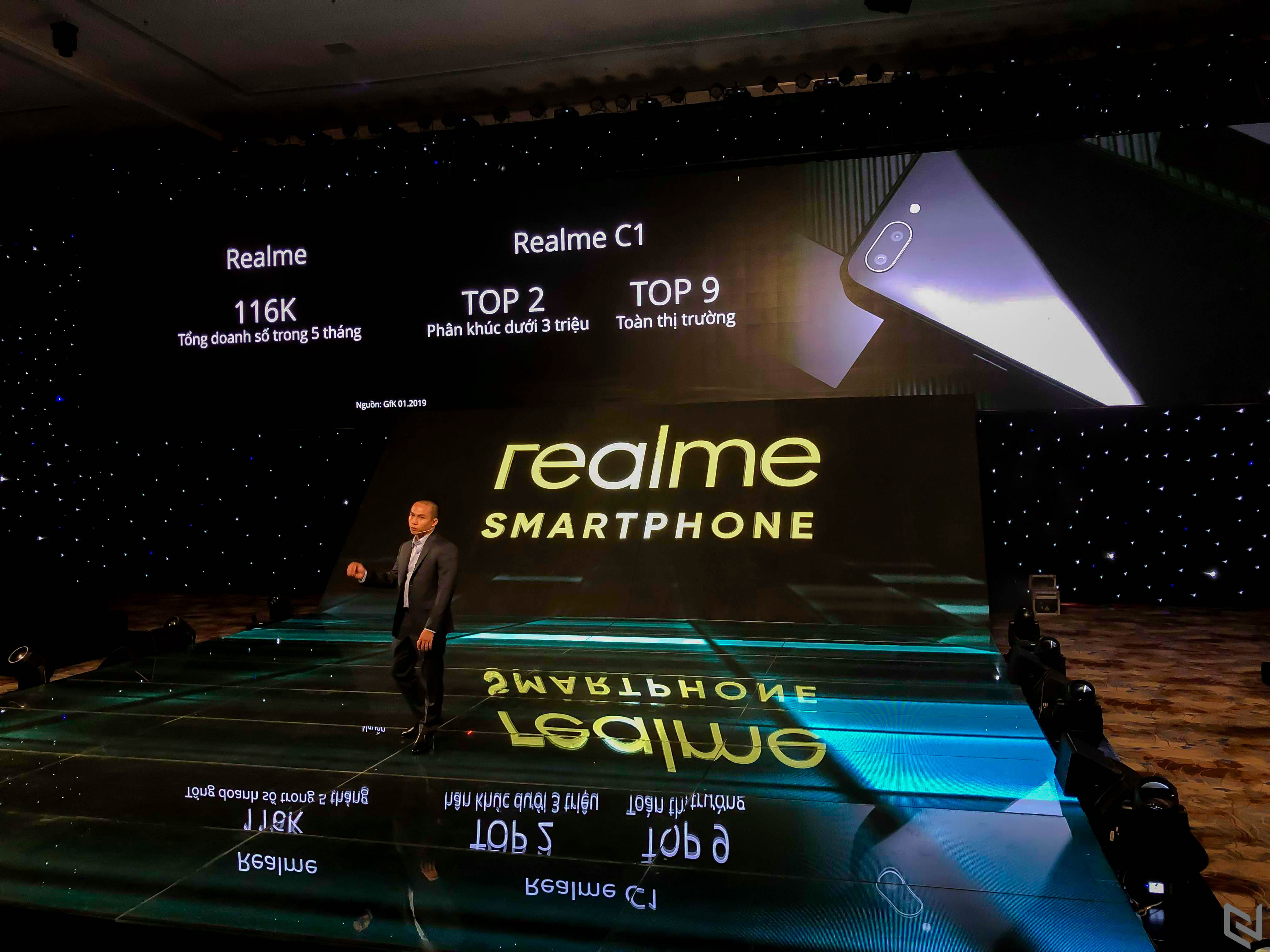 Realme 3 ra mắt thị trường Việt cùng đại sứ thương hiệu ISAAC, giá 3,990,000 VND