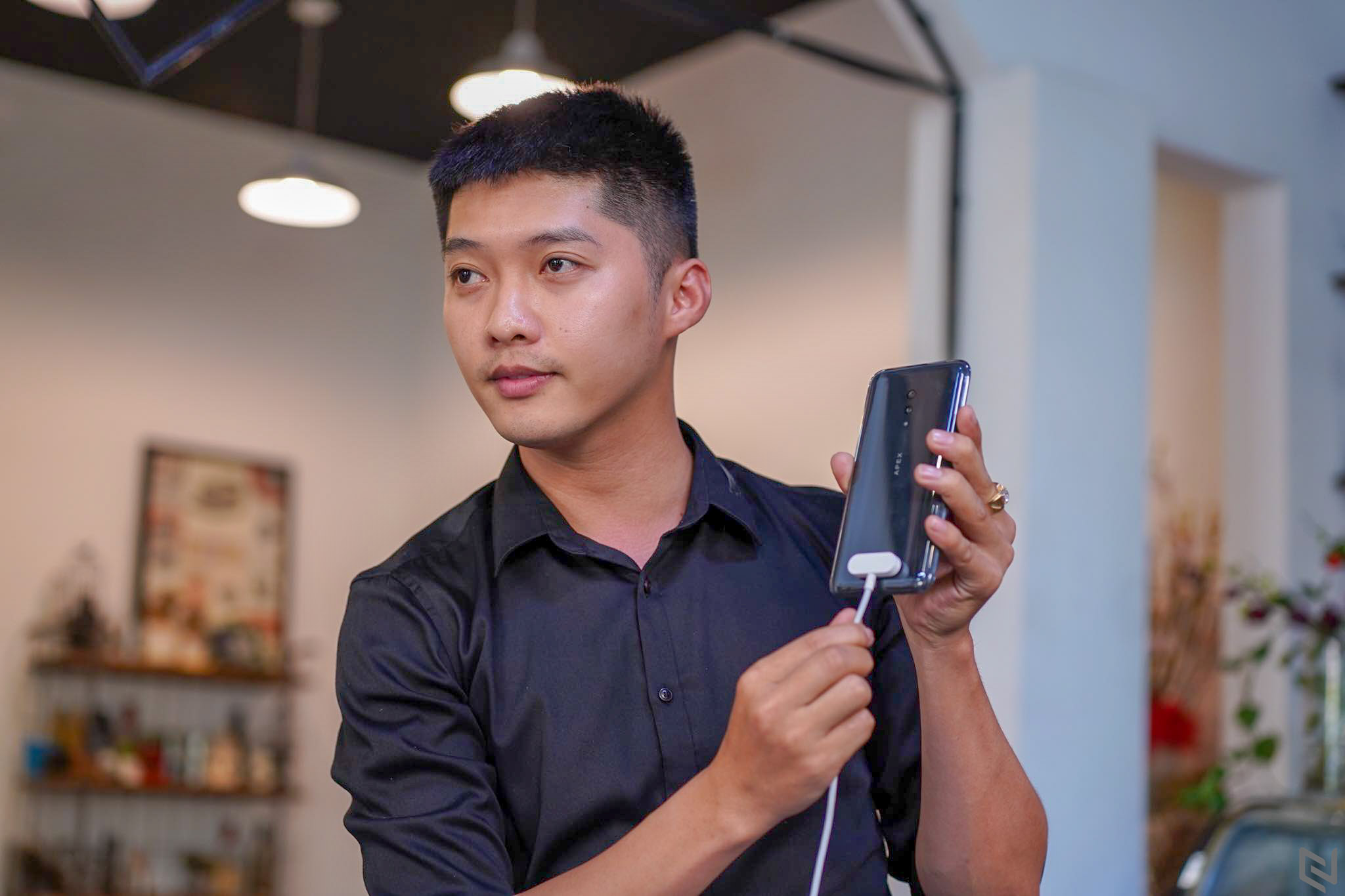 Vivo mang smartphone concept Vivo Apex đến Việt Nam, không nút vật lý, không cổng kết nối