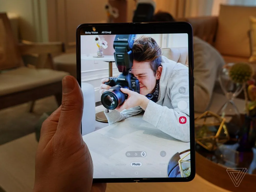 Trên tay Samsung Galaxy Fold: Chưa hoàn hảo, nhưng tốt hơn mong đợi