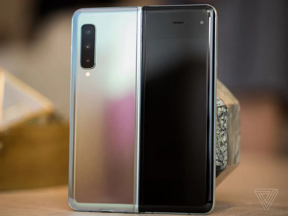 Trên tay Samsung Galaxy Fold: Chưa hoàn hảo, nhưng tốt hơn mong đợi