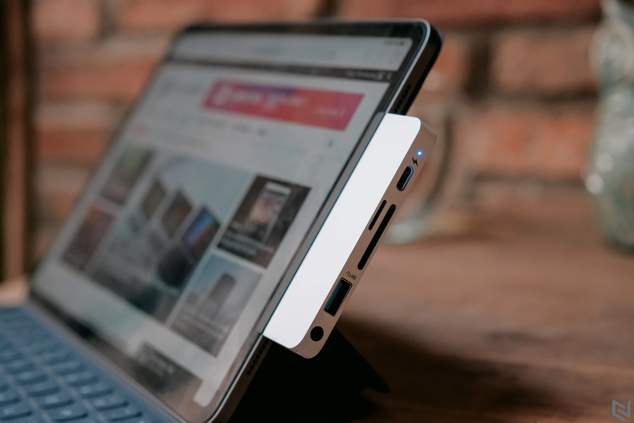 Trên tay HyperDrive USB-C Hub chuyên dụng cho iPad Pro 2018, mở rộng 6 cổng, dùng được cho MacBook