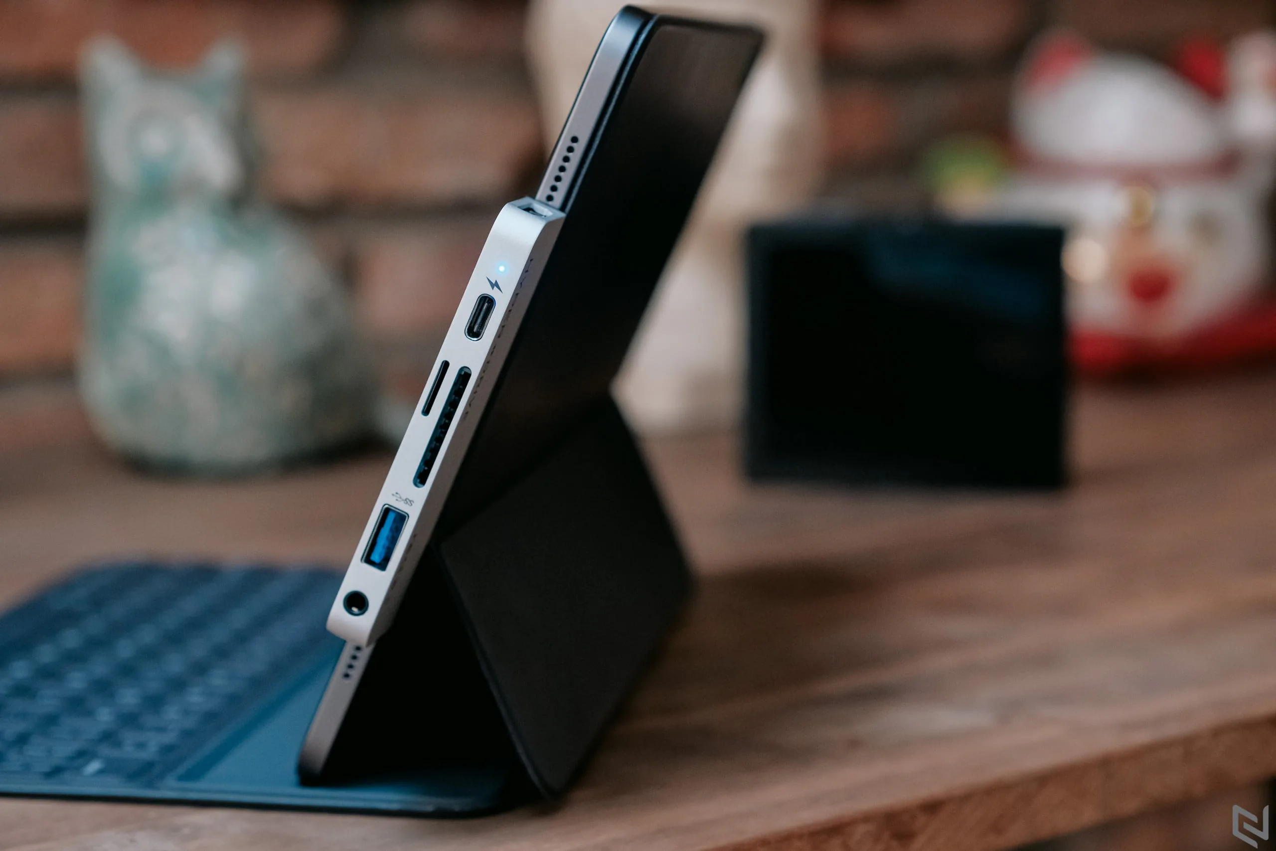 Trên tay HyperDrive USB-C Hub chuyên dụng cho iPad Pro 2018, mở rộng 6 cổng, dùng được cho MacBook