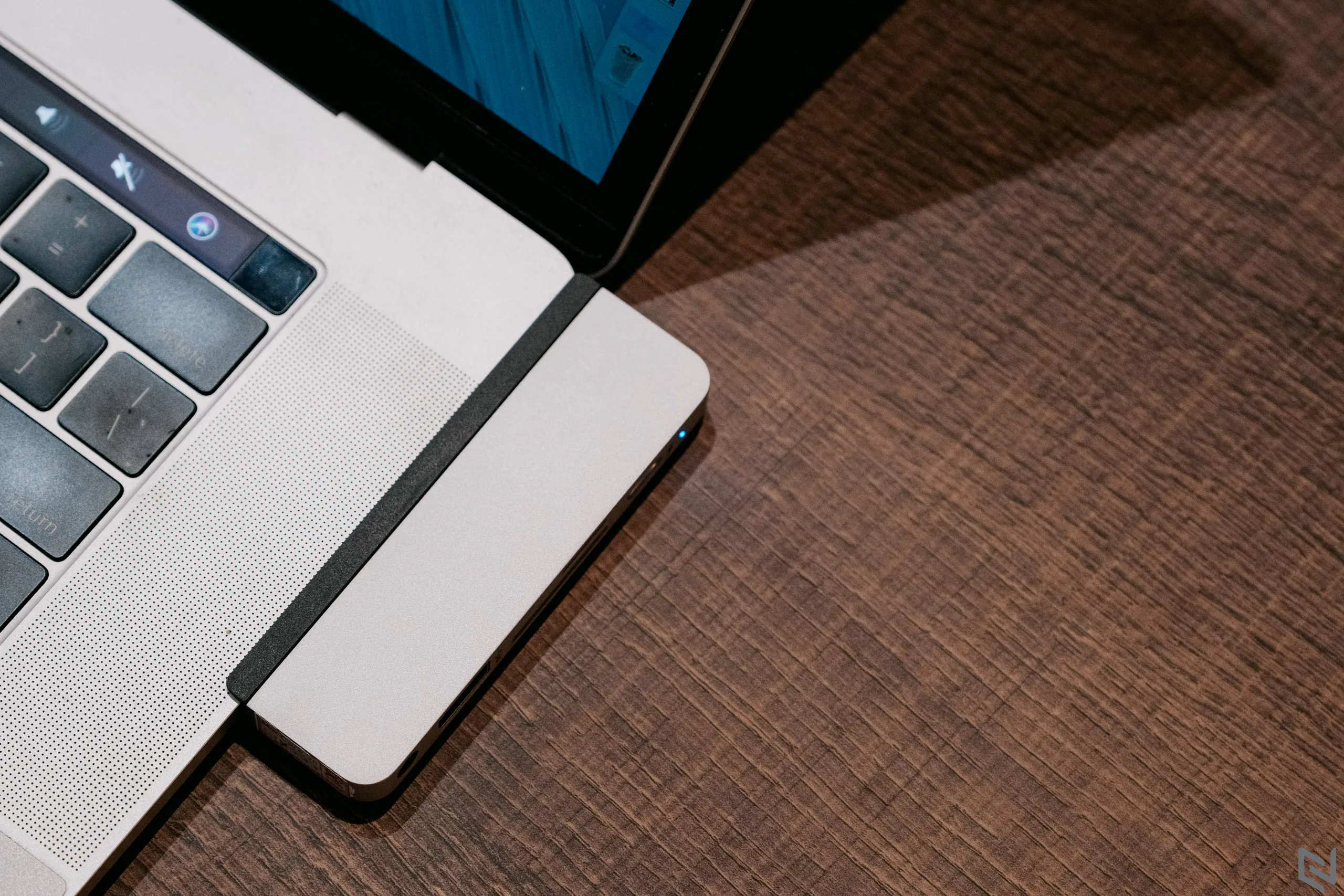 Trên tay HyperDrive USB-C Hub chuyên dụng cho iPad Pro 2018, mở rộng 6 cổng, dùng được cho MacBook