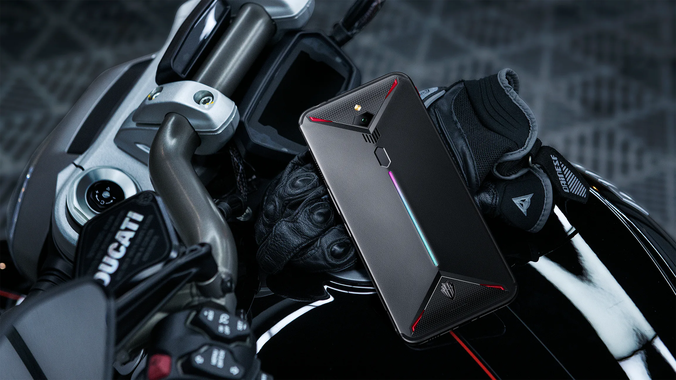 Nubia Red Magic 3 chính thức: quạt tản nhiệt, pin 5000mAh, camera 48MP quay video 8K