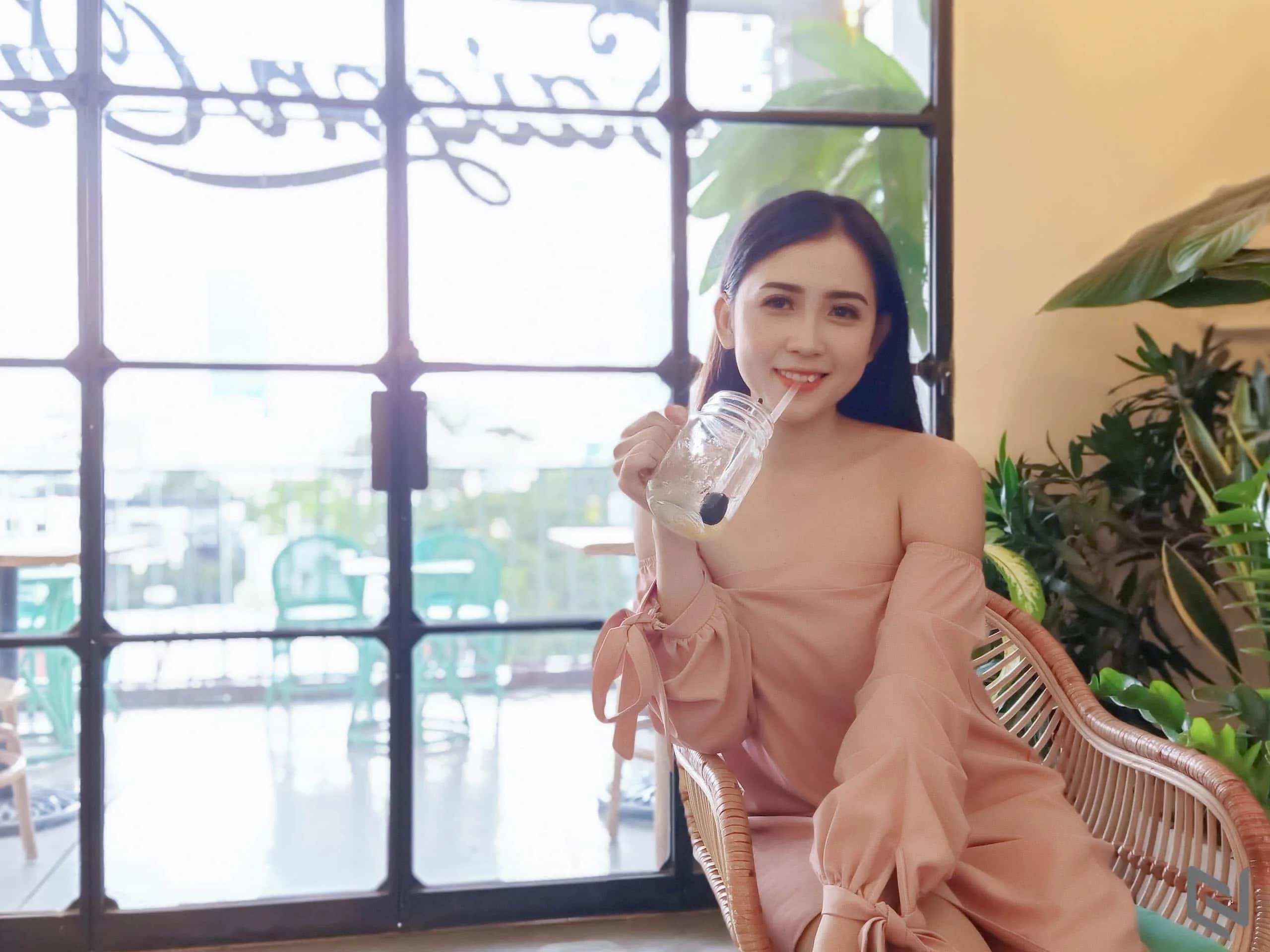 Cần gì máy ảnh khi OPPO F11 Pro đã giúp bạn chụp chân dung xoá phông ảo diệu thế này