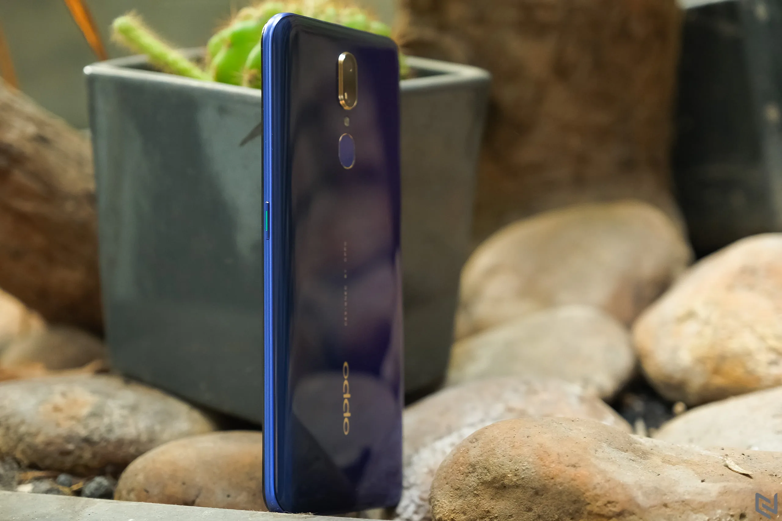 Mở hộp OPPO F11: màn hình giọt nước, màu sắc chuyển đổi đẹp mắt, giá 7.29 triệu