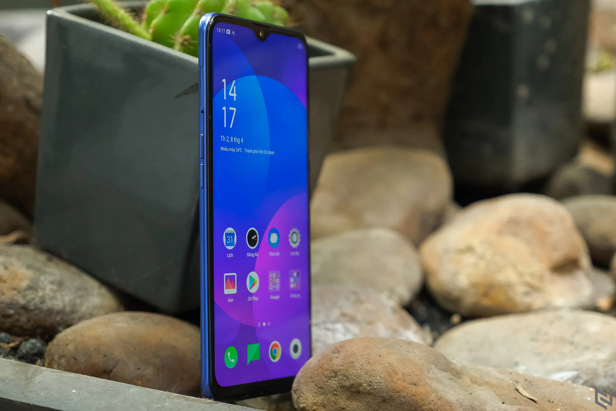 Mở hộp OPPO F11: màn hình giọt nước, màu sắc chuyển đổi đẹp mắt, giá 7.29 triệu